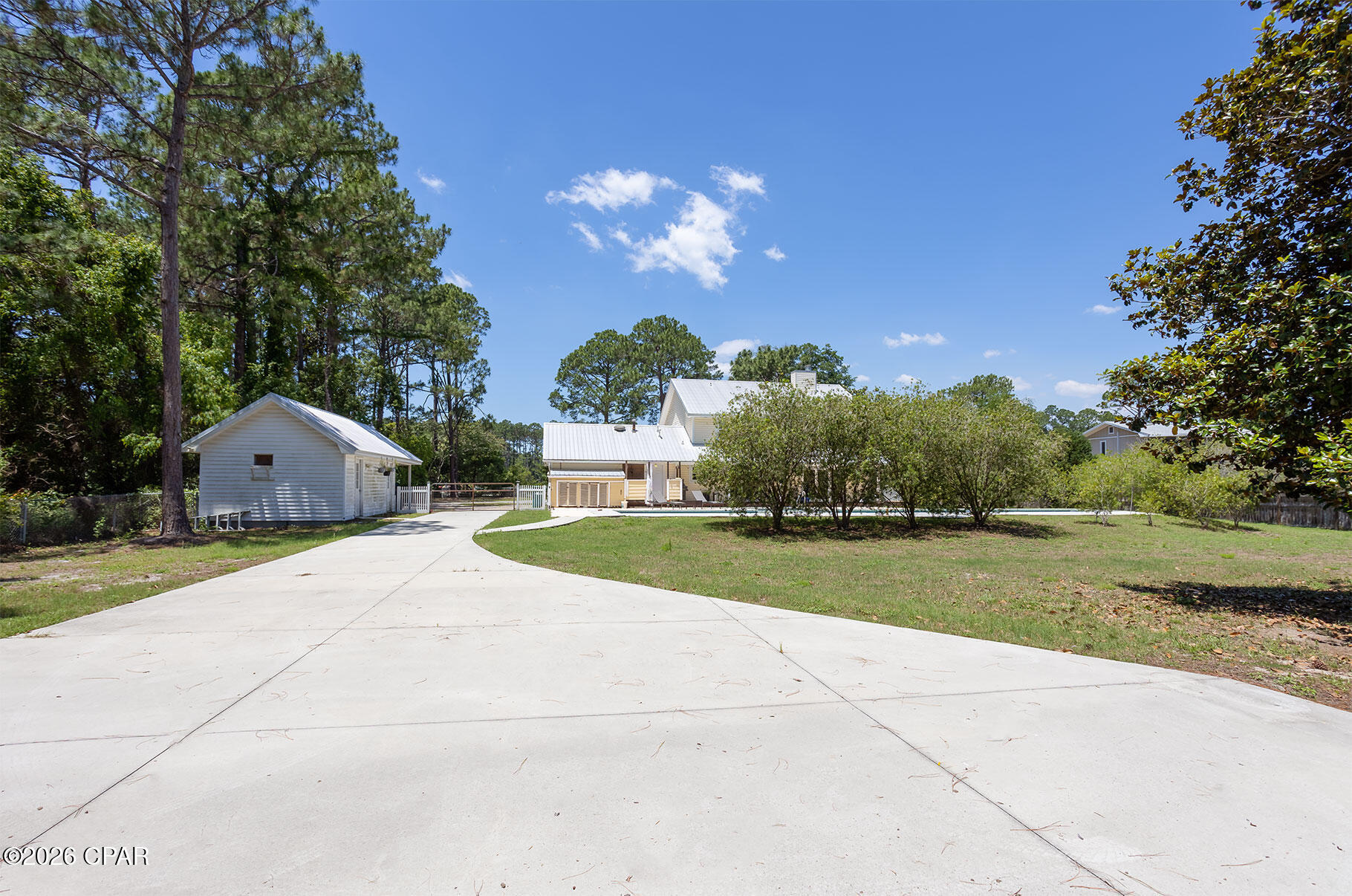 main property photo 40