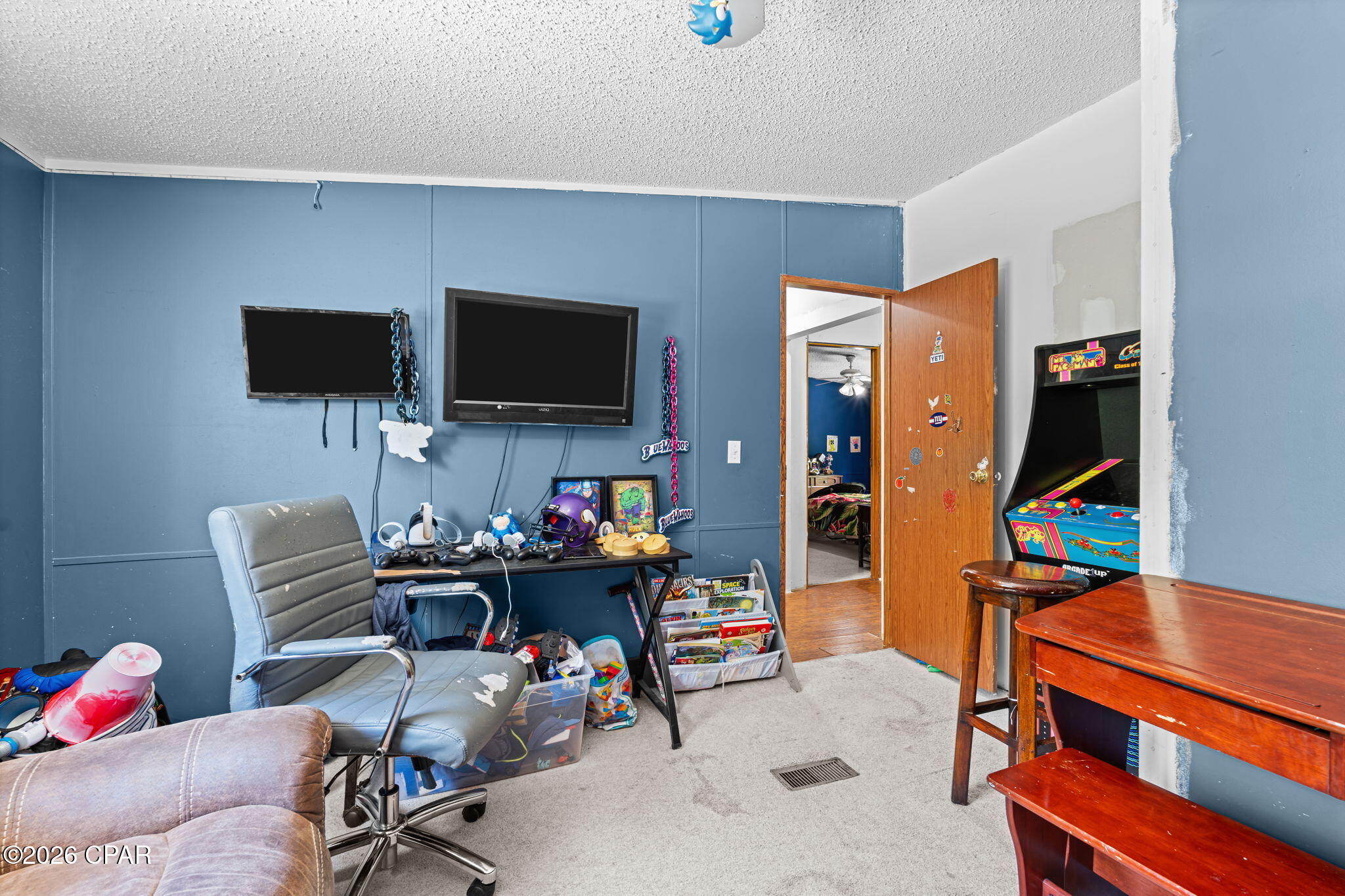 main property photo 25