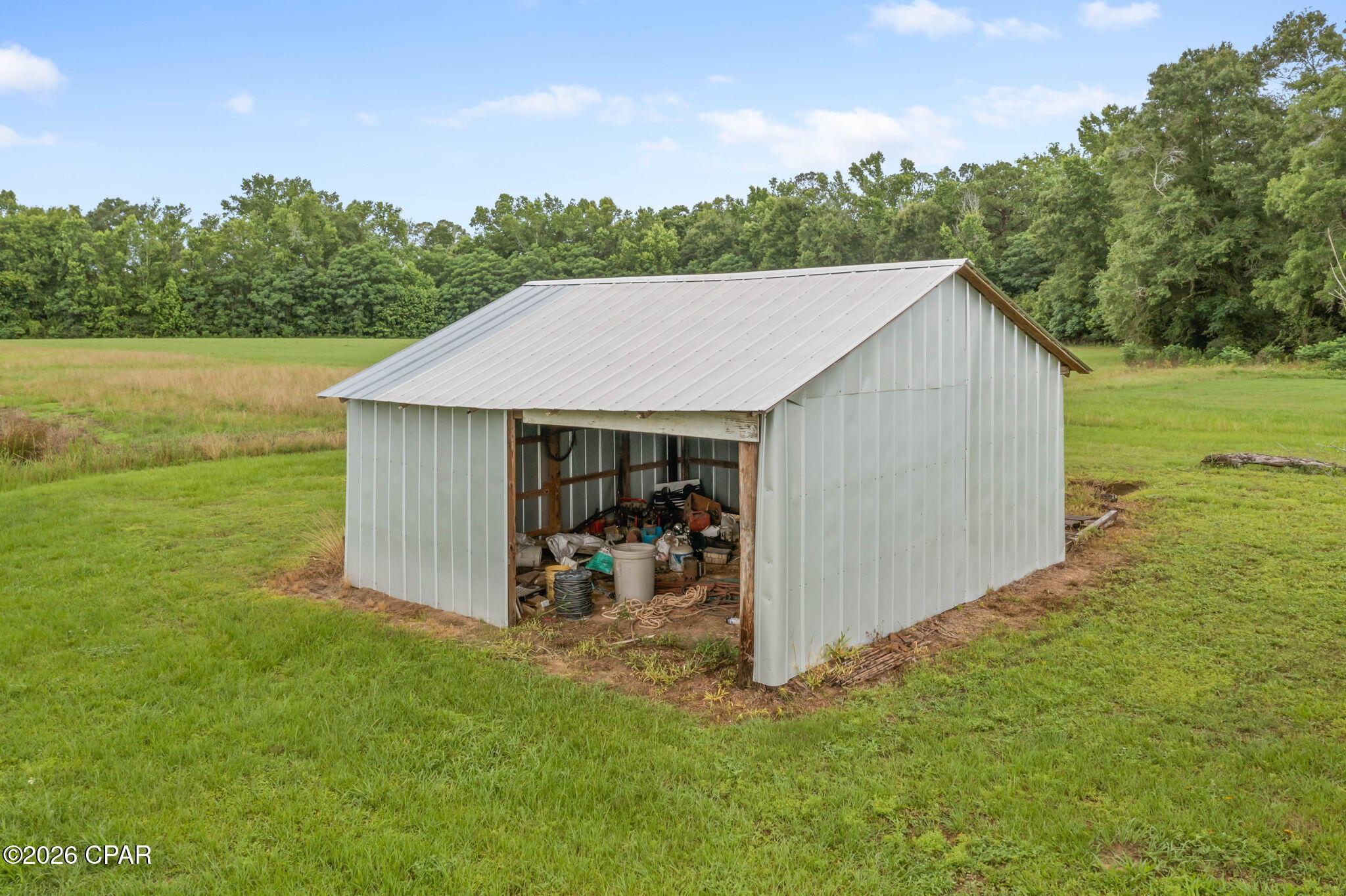 main property photo 28