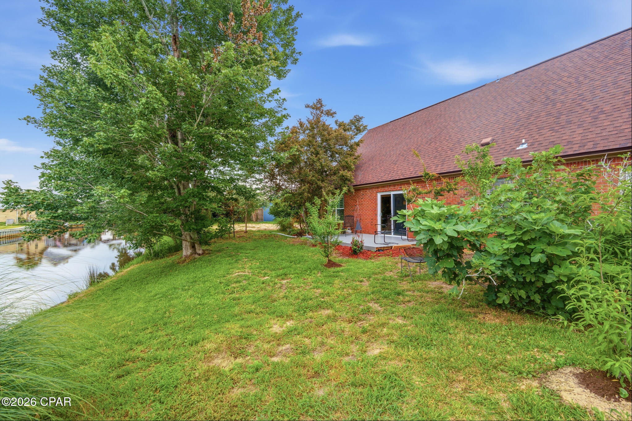 main property photo 40