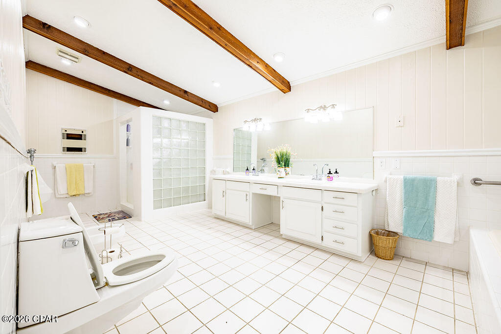 main property photo 70