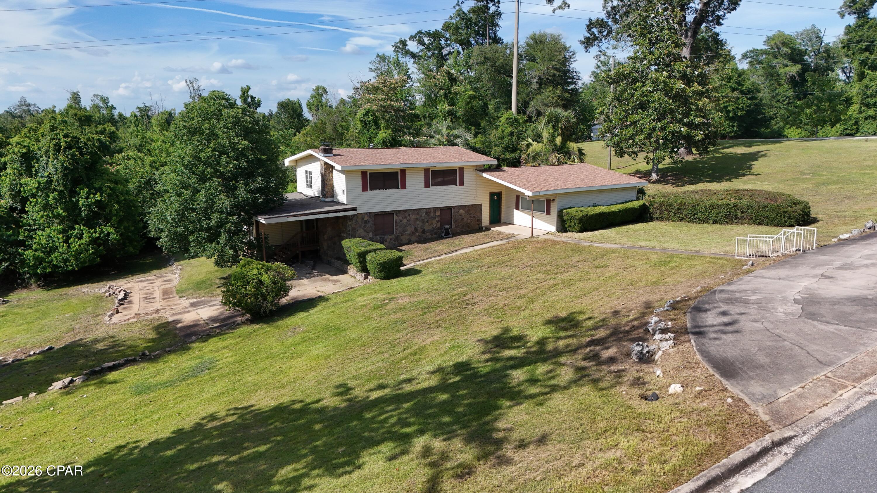 main property photo 17