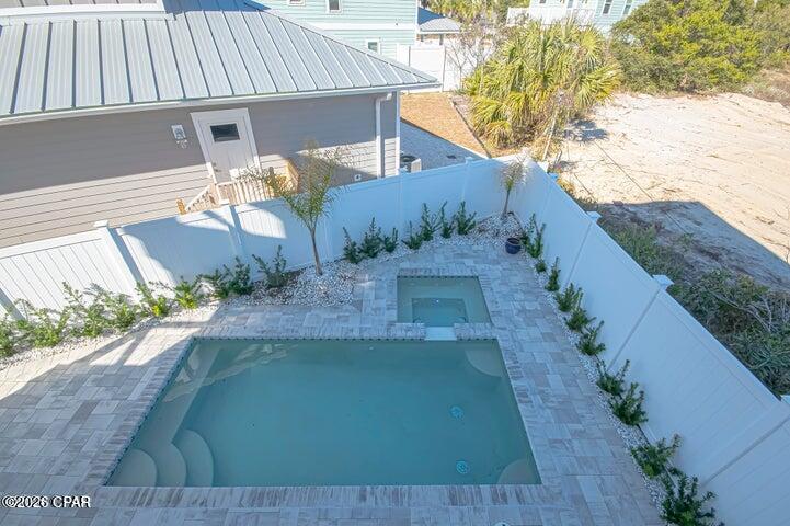 main property photo 50