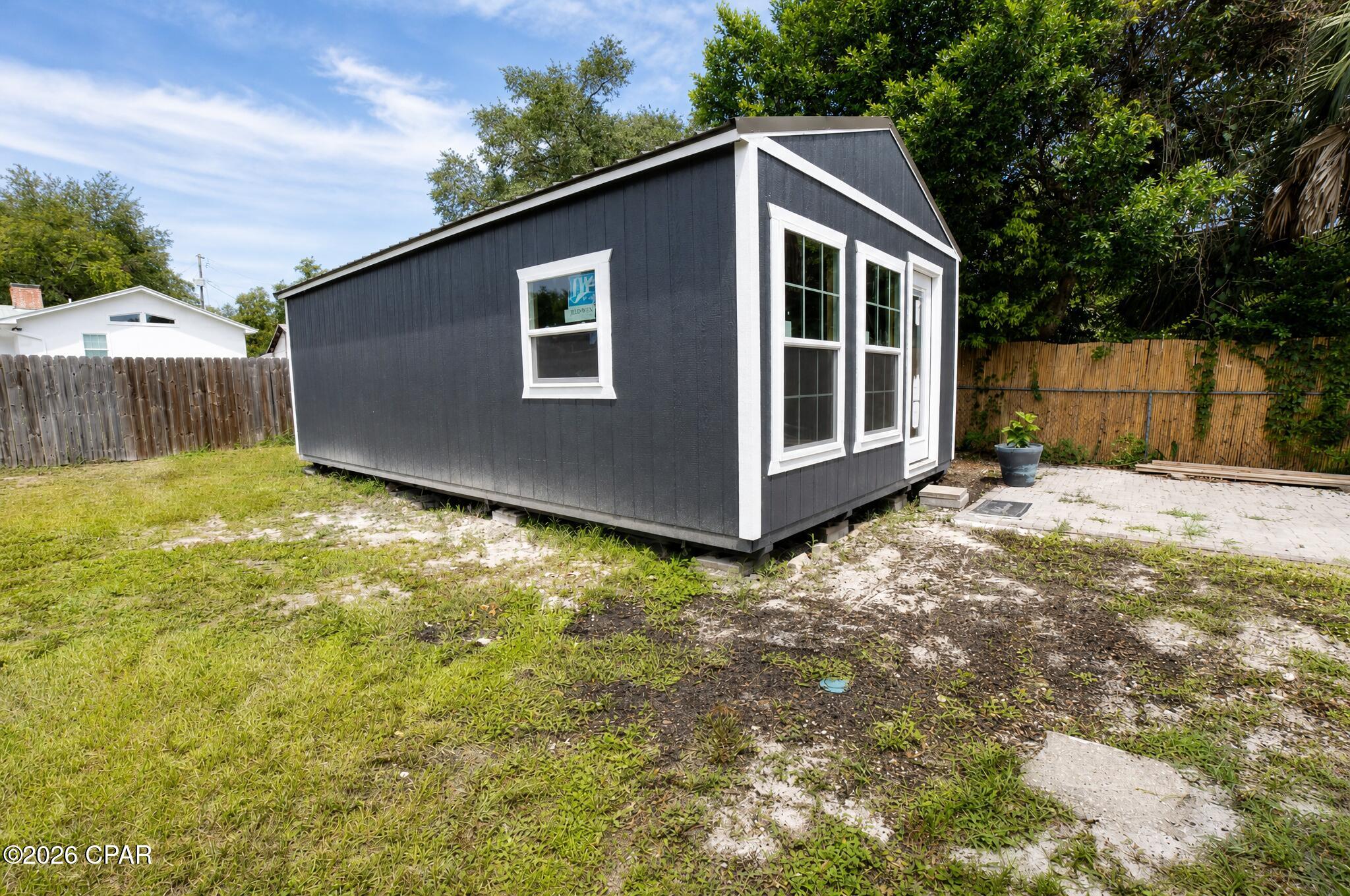 main property photo 33