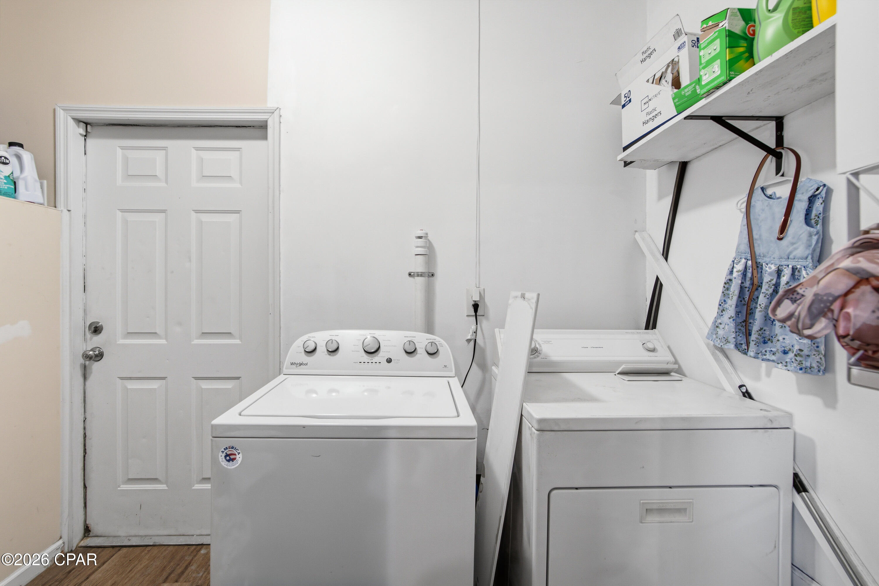 main property photo 9