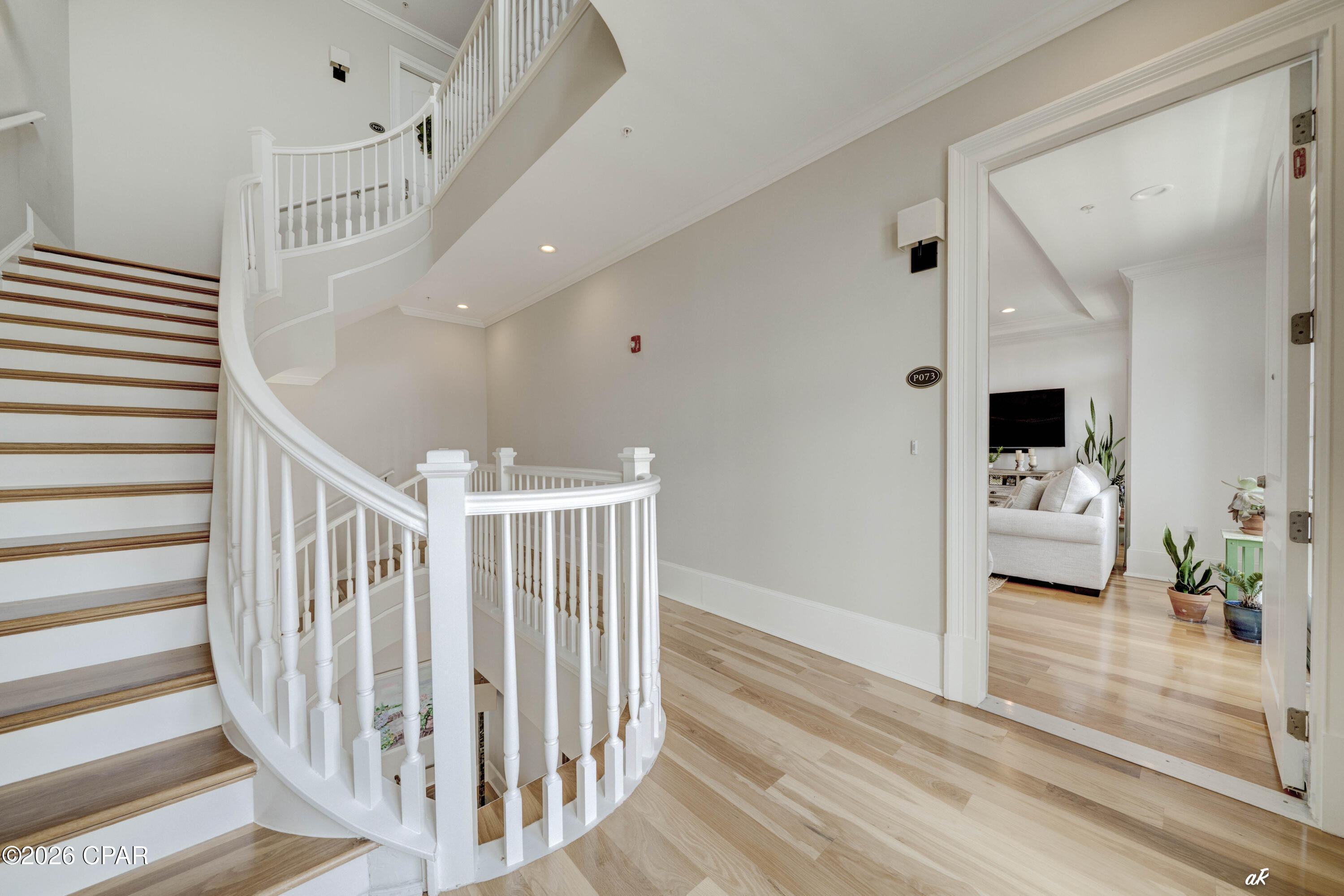 property viewer photo 2