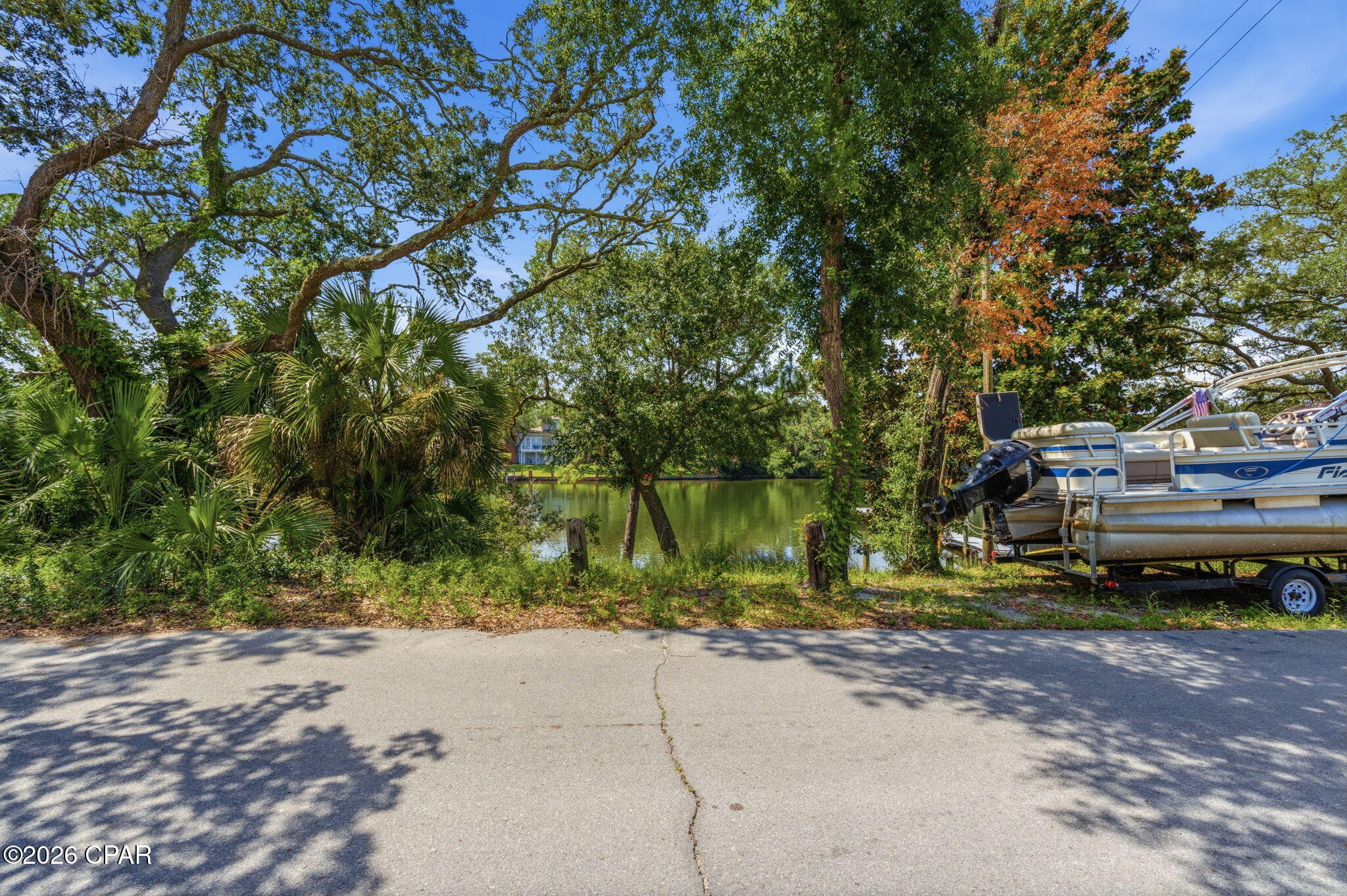 main property photo 40