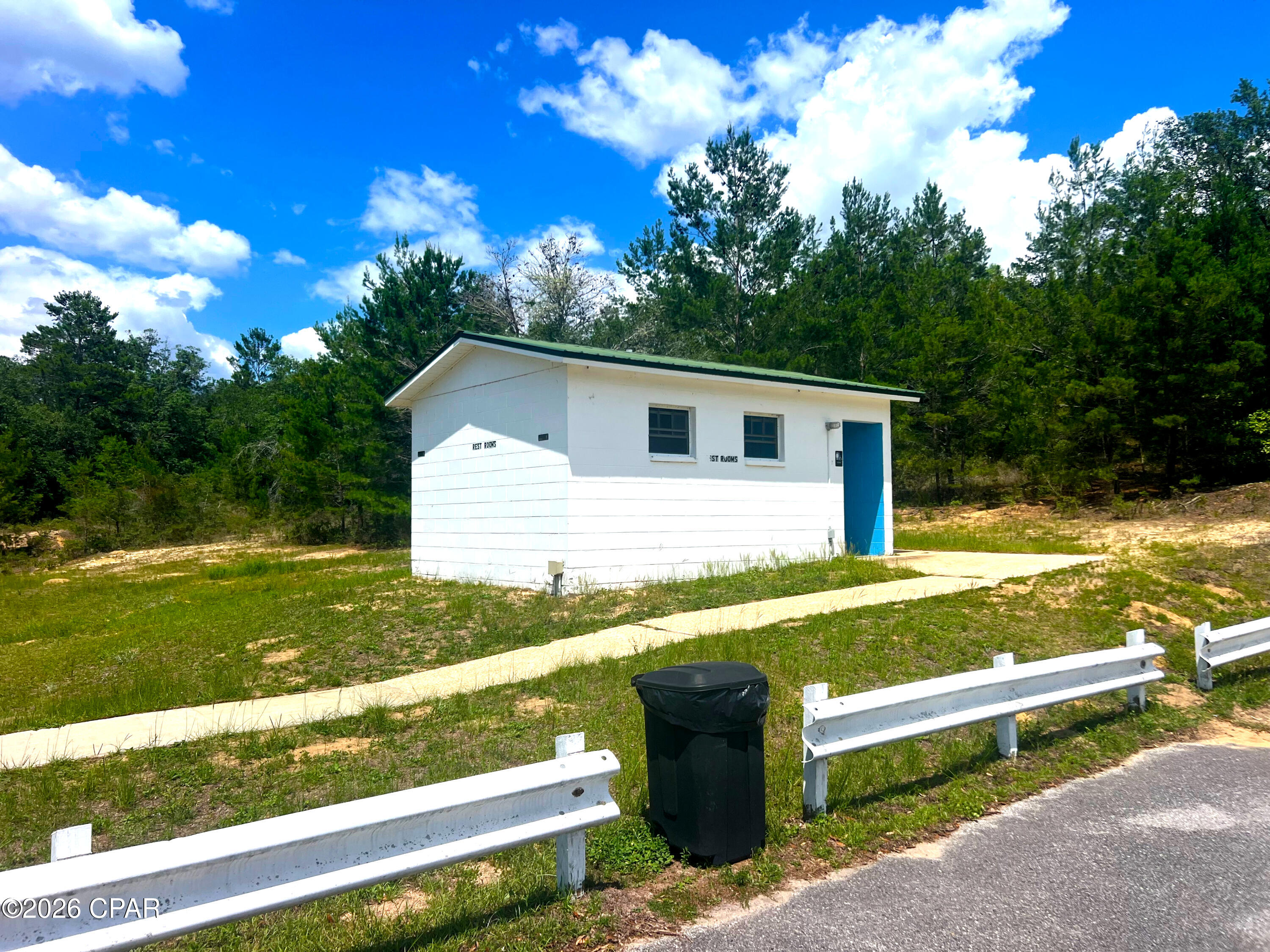 main property photo 6