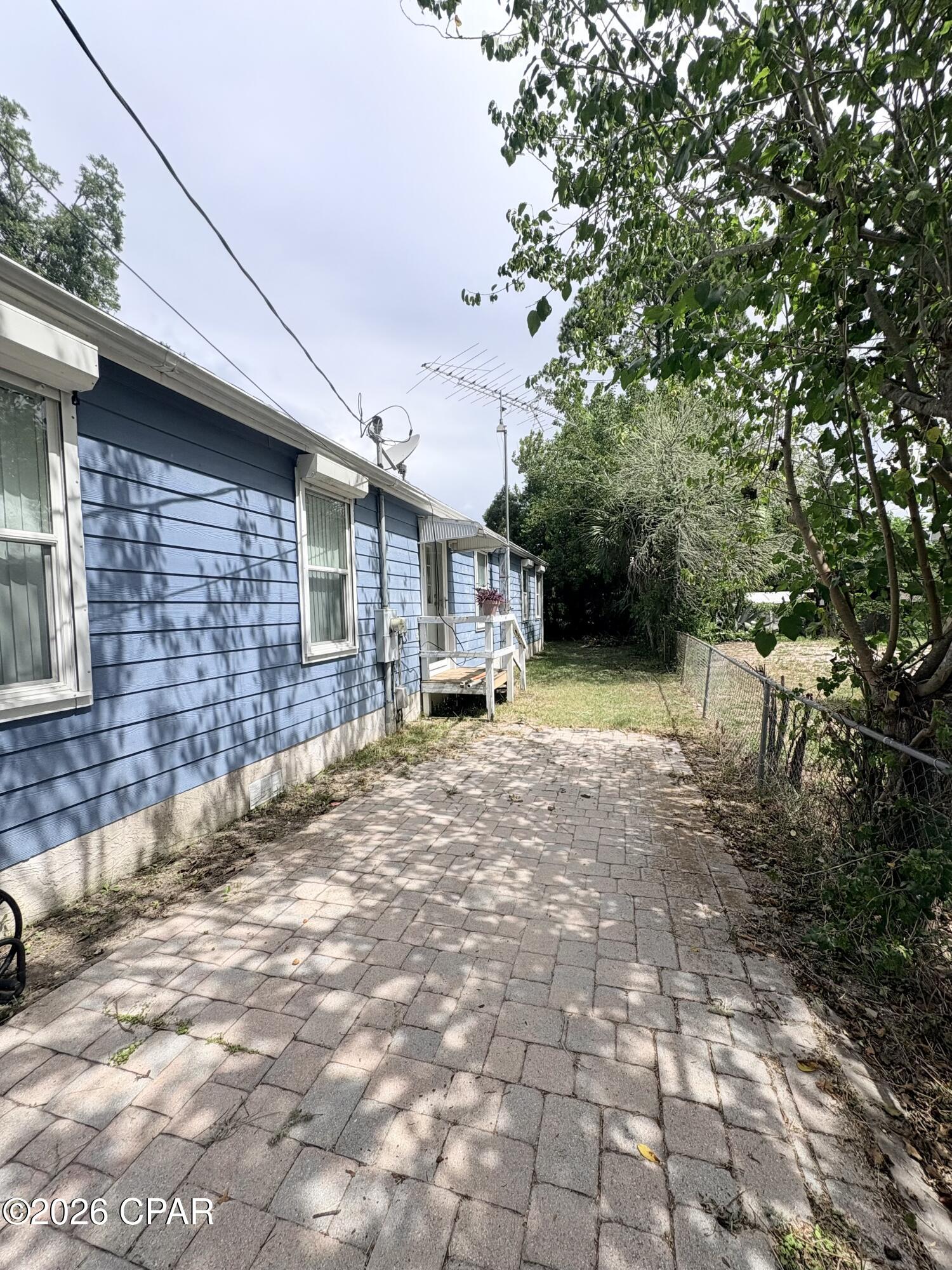 main property photo 18