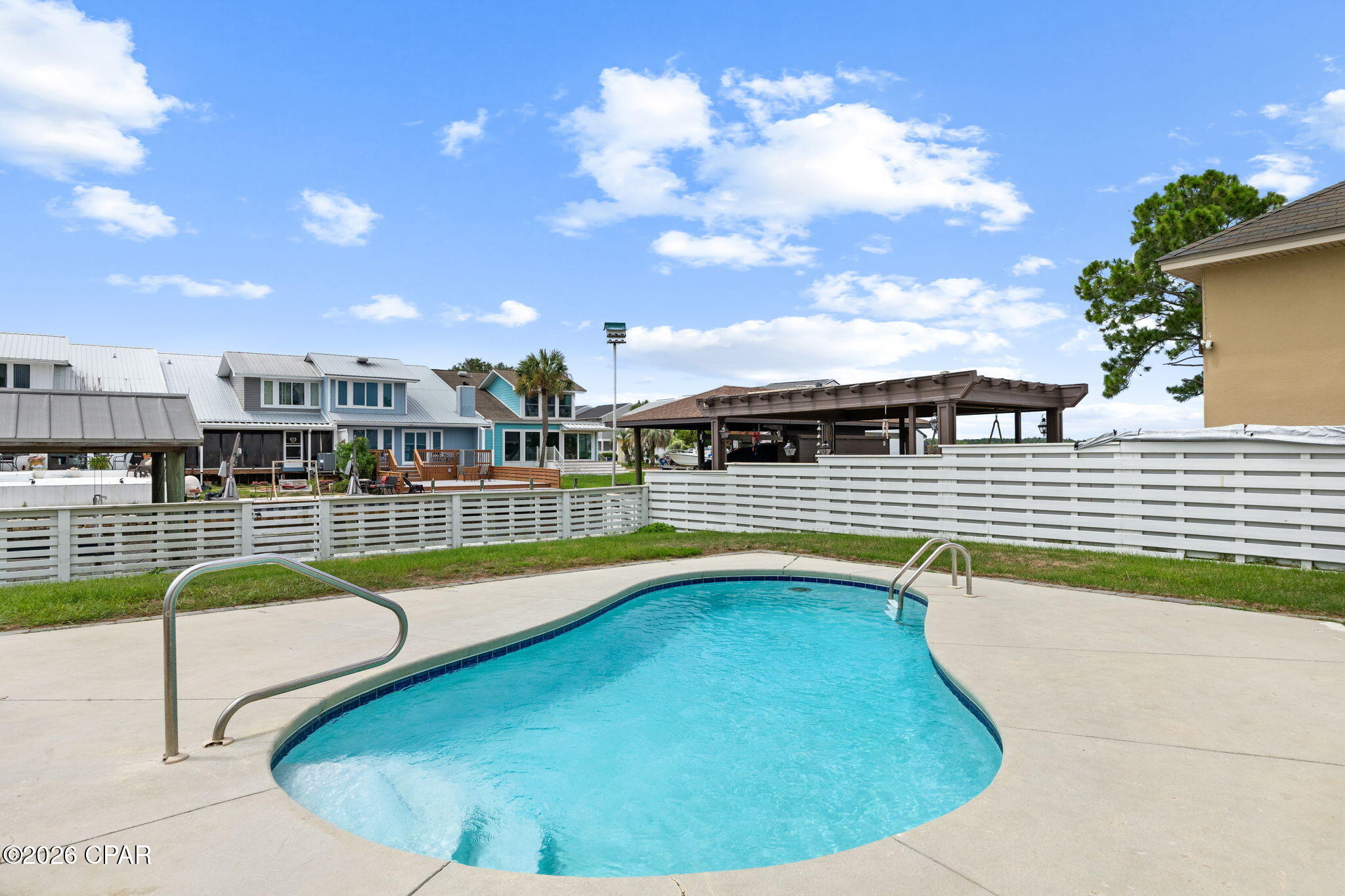 main property photo 15