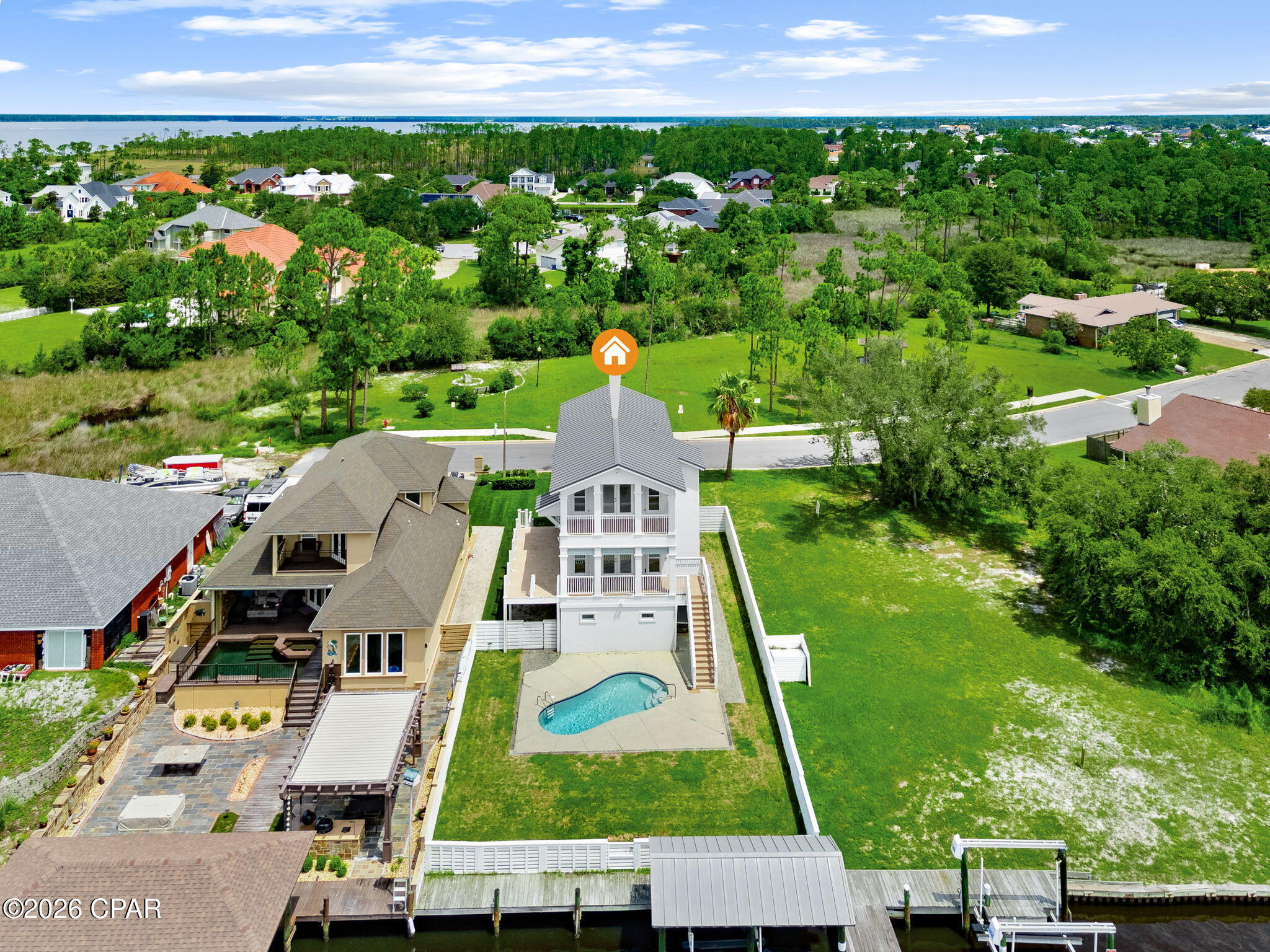 main property photo 17