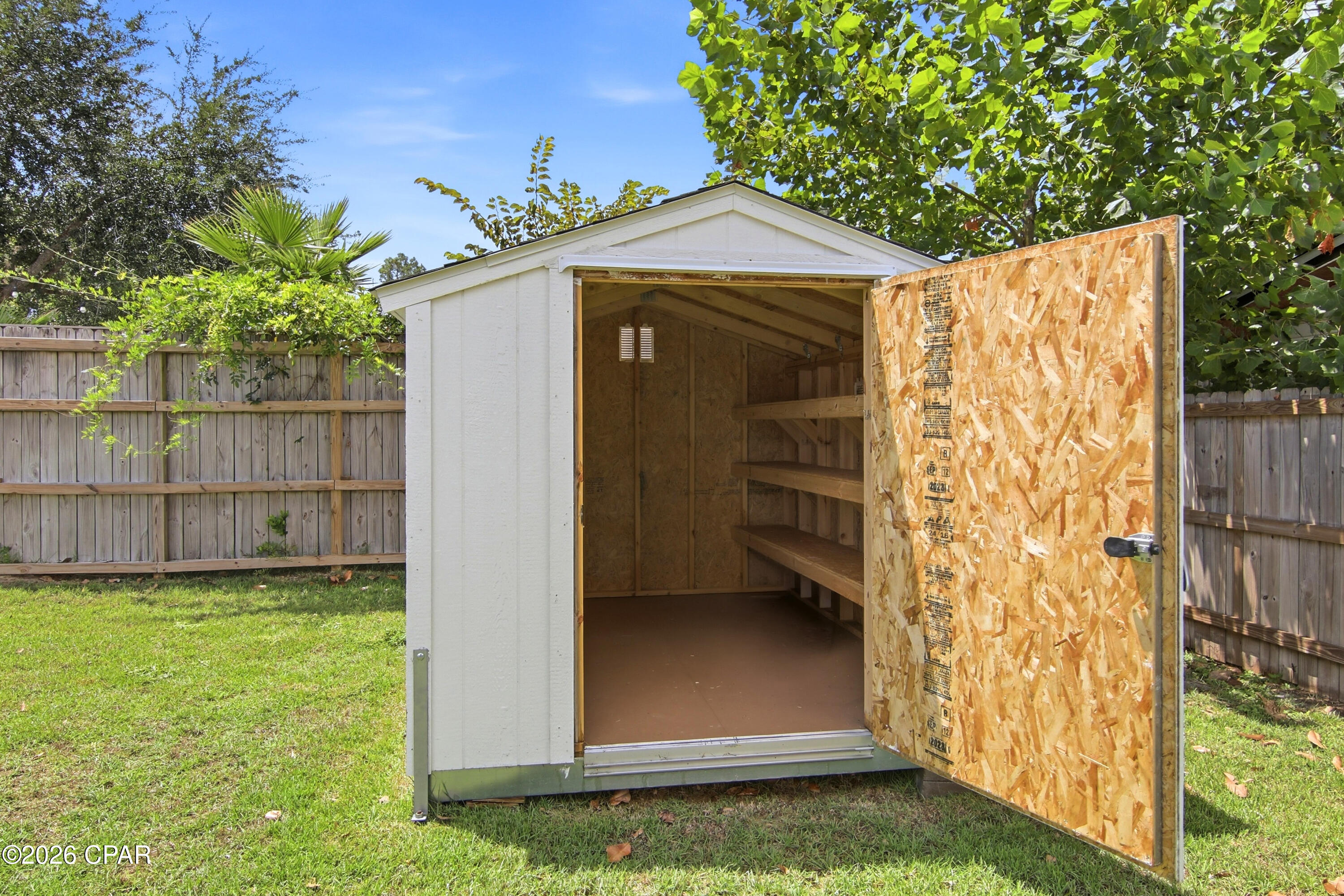 main property photo 40