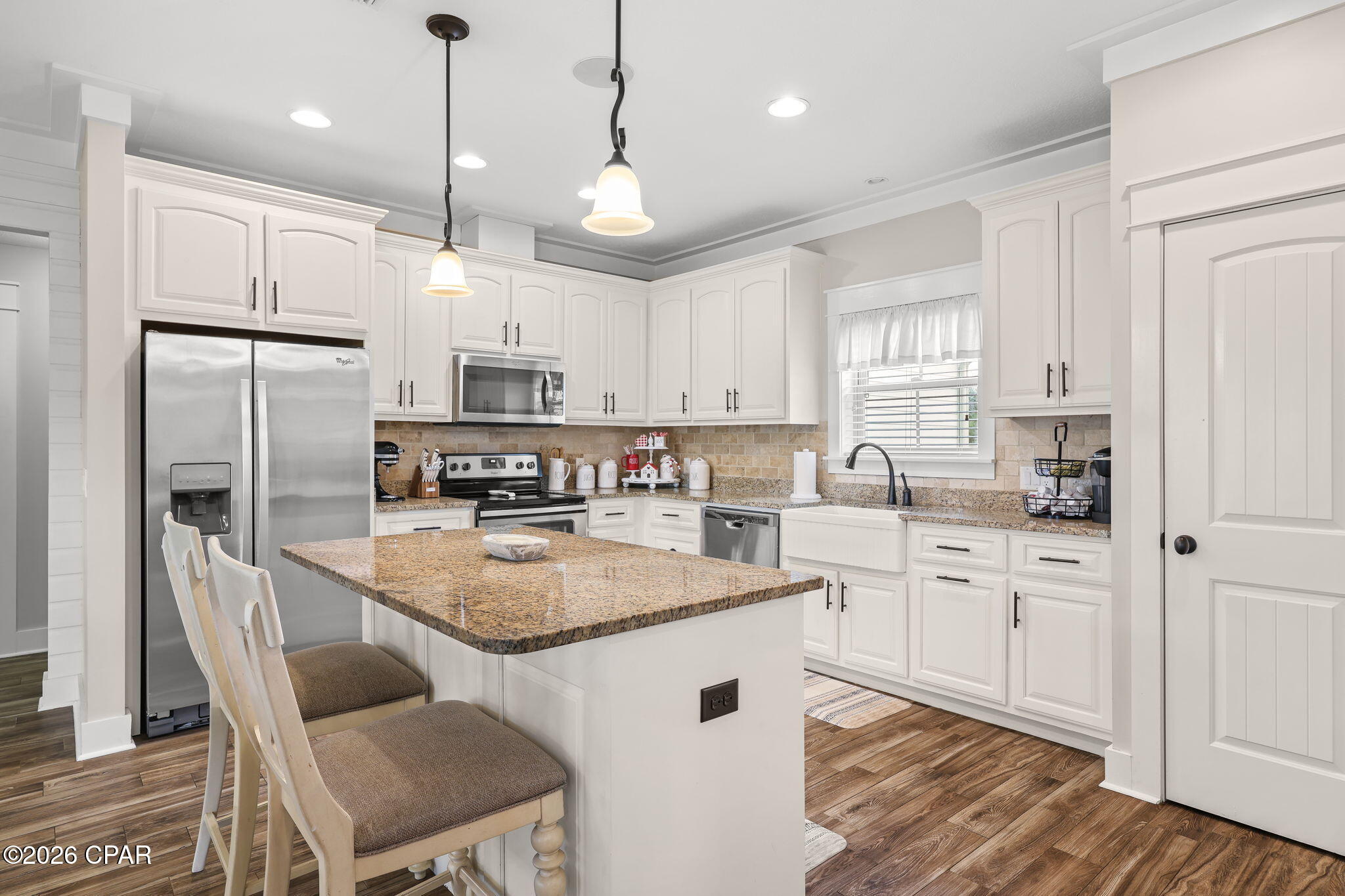 main property photo 11