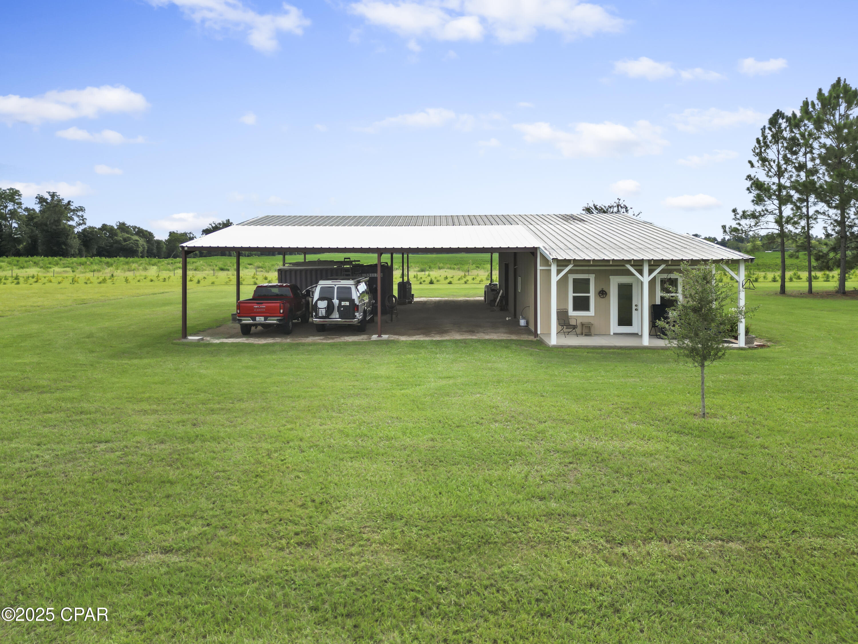 main property photo 10
