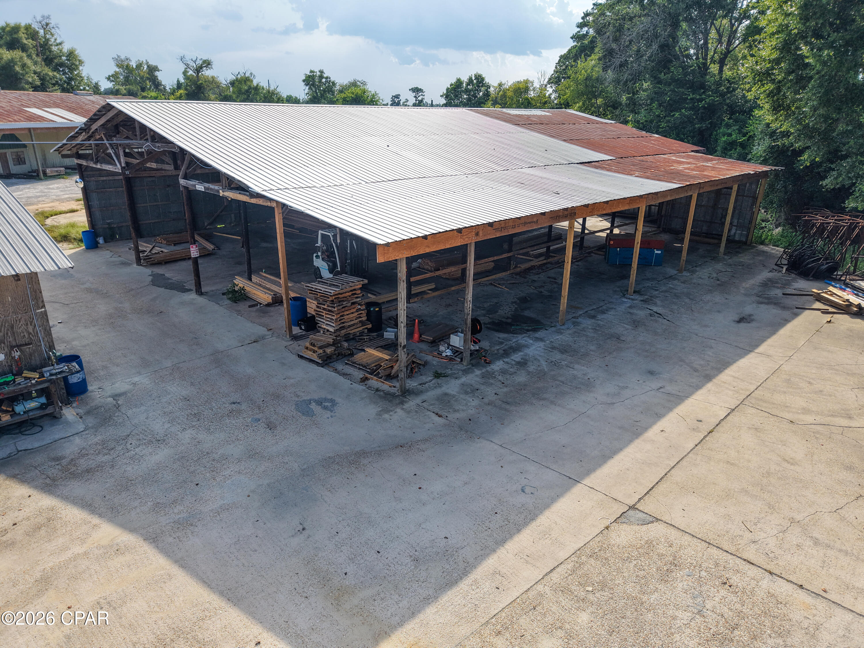 main property photo 30
