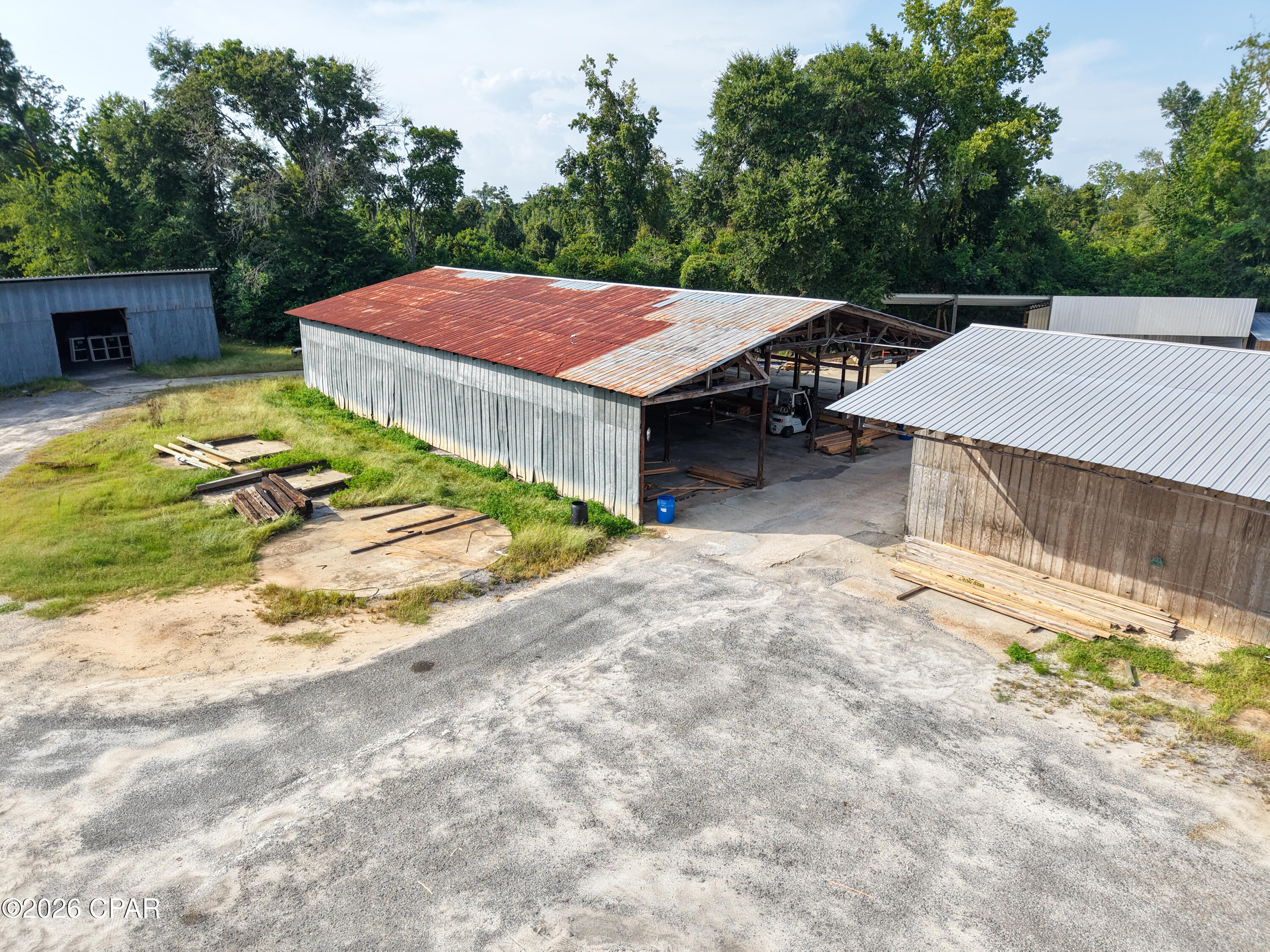 main property photo 31