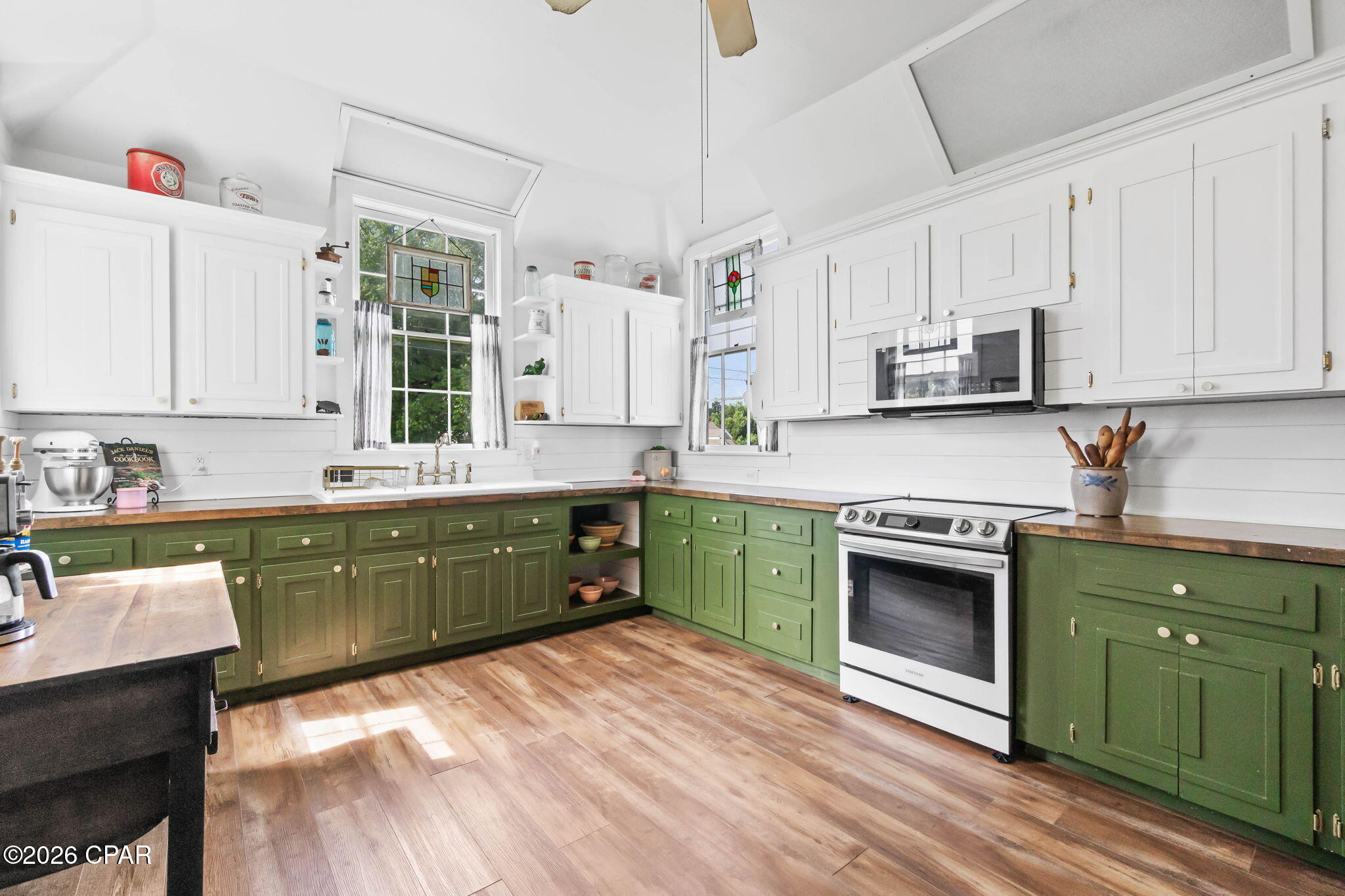 main property photo 10