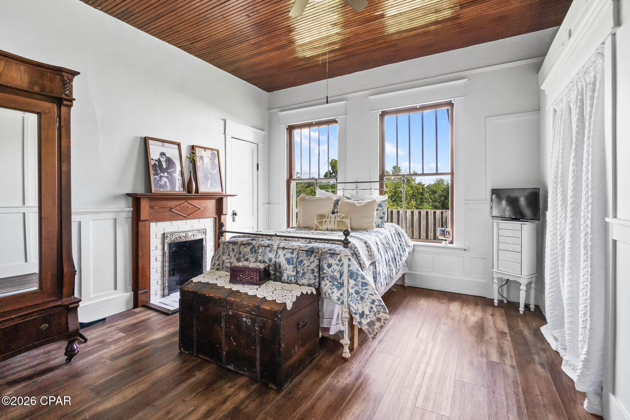 main property photo 14