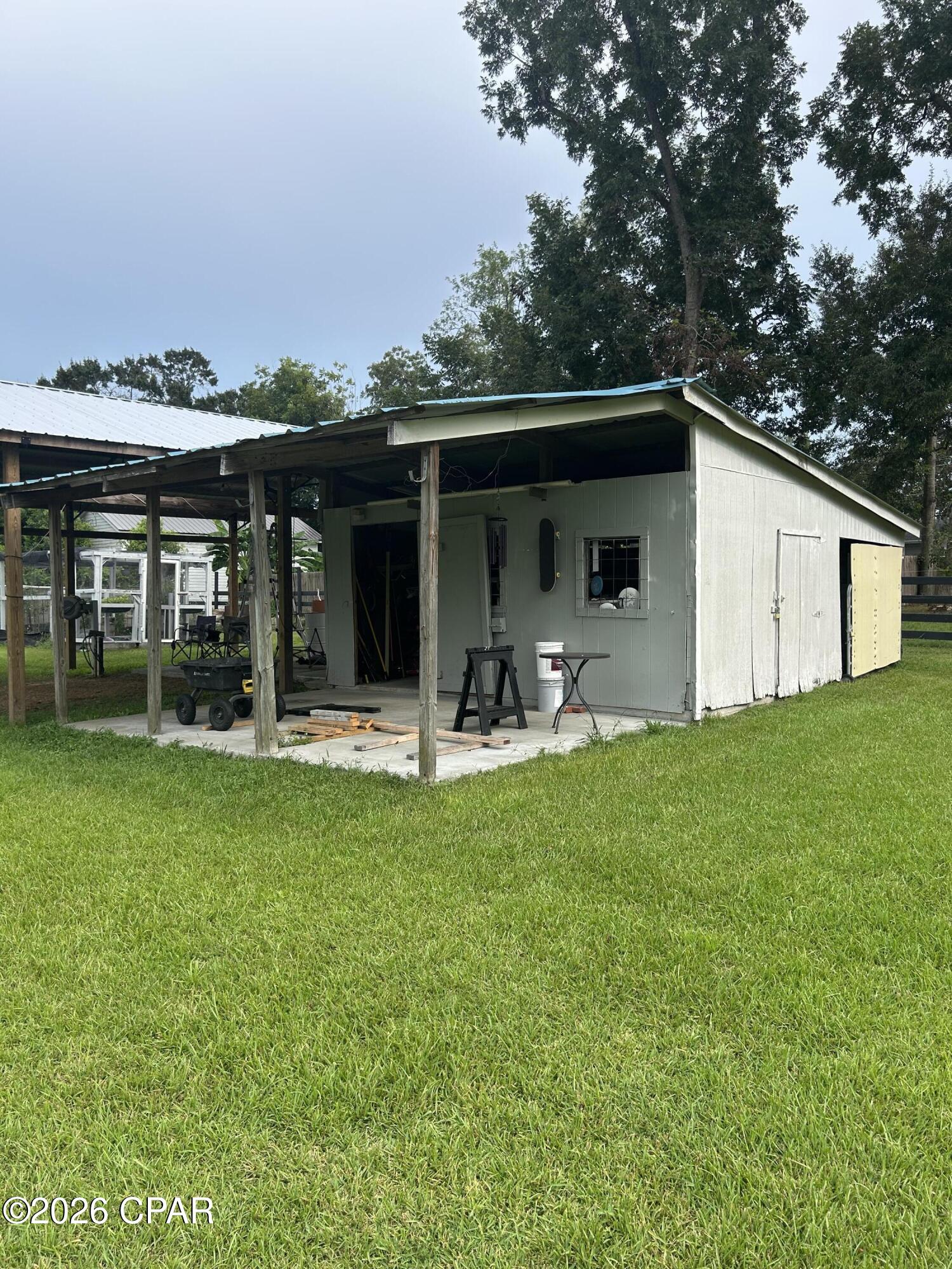 main property photo 28