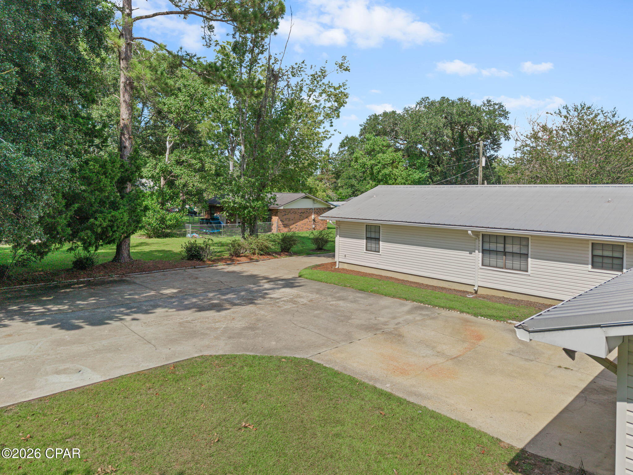 main property photo 40