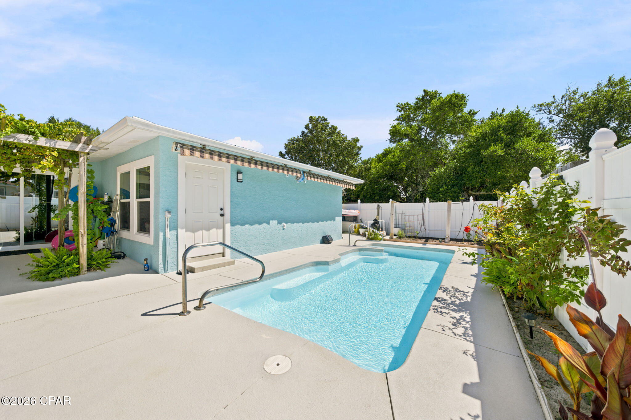 main property photo 15