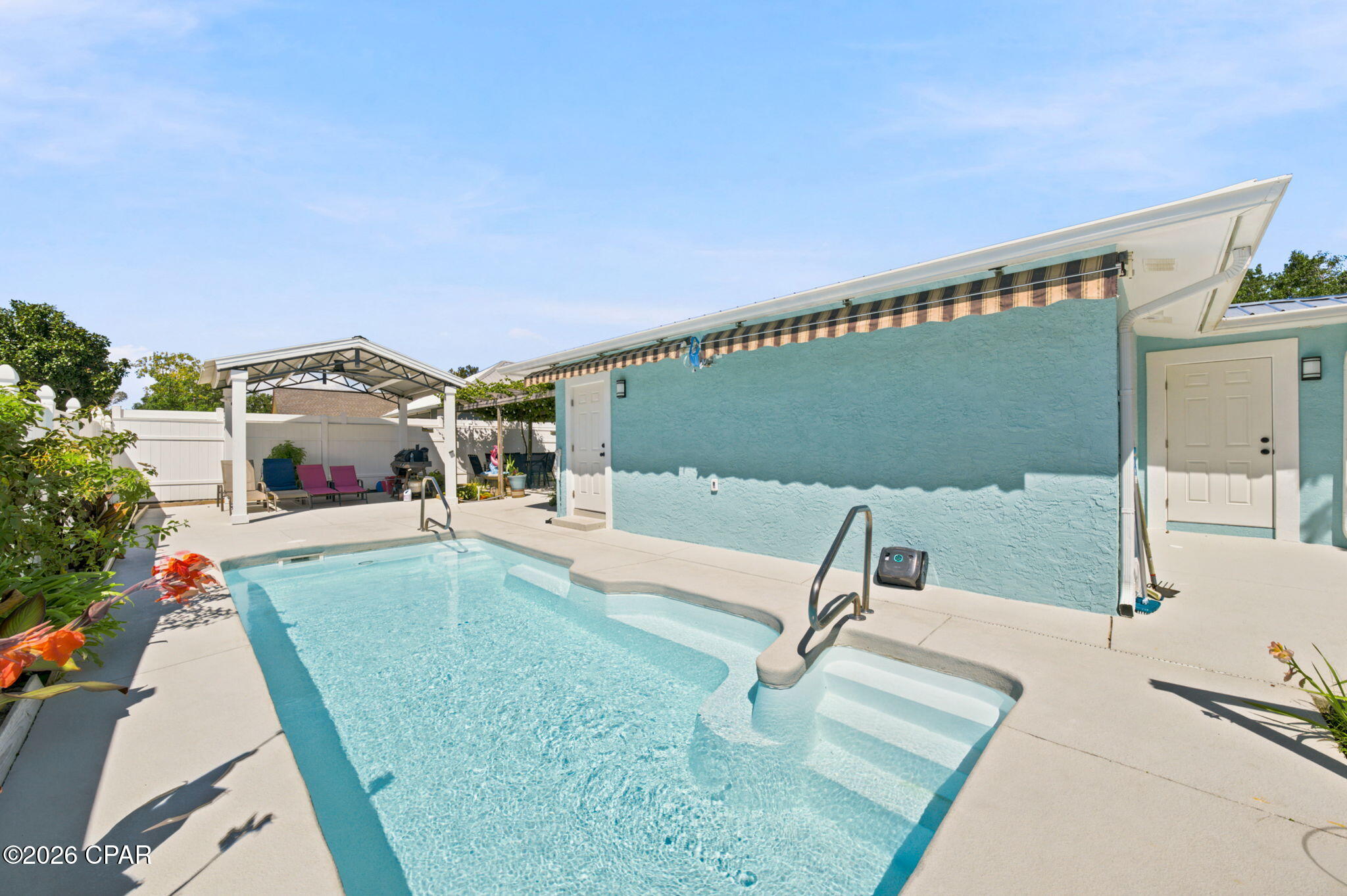 main property photo 16