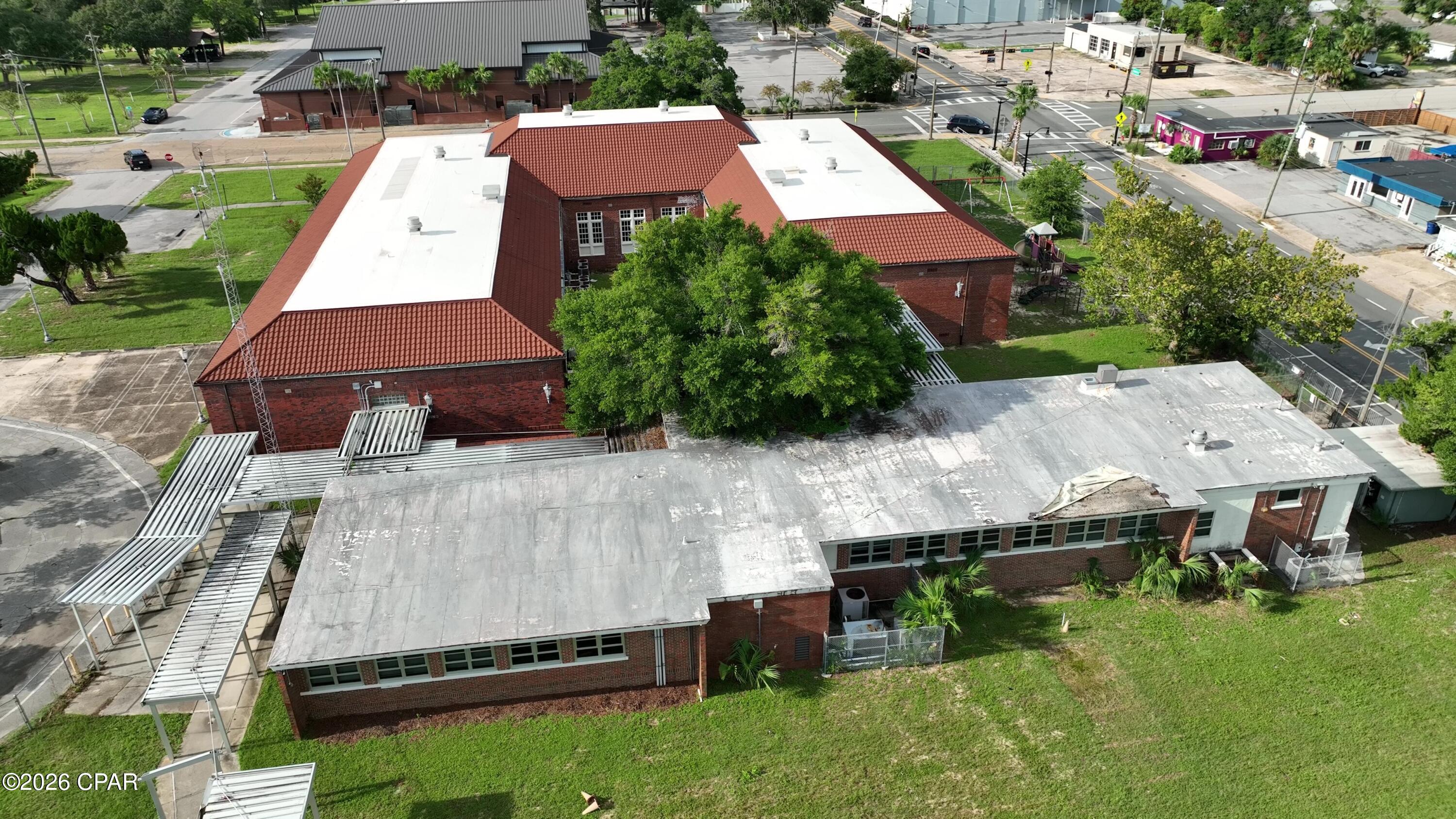 main property photo 11