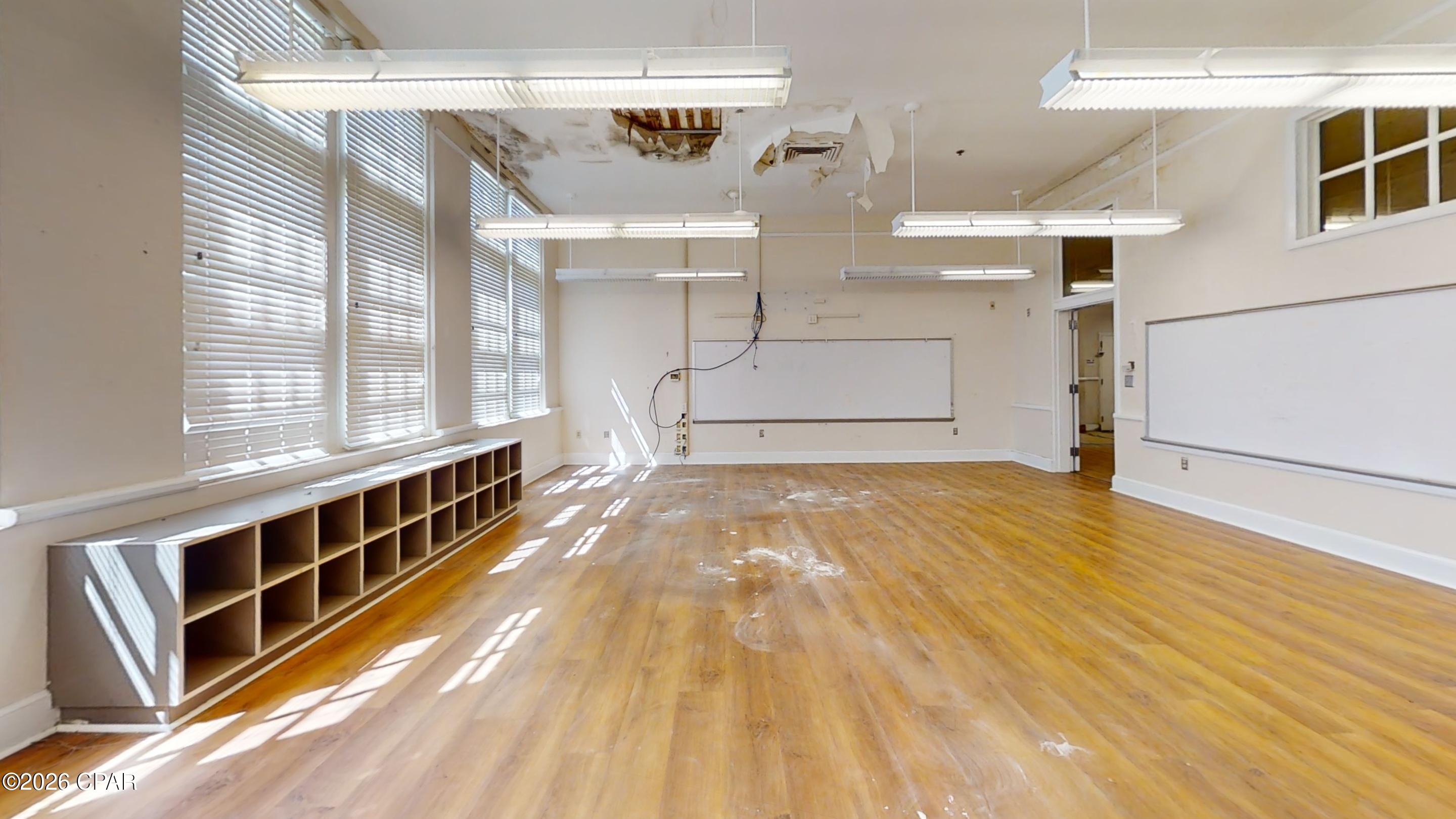 main property photo 95