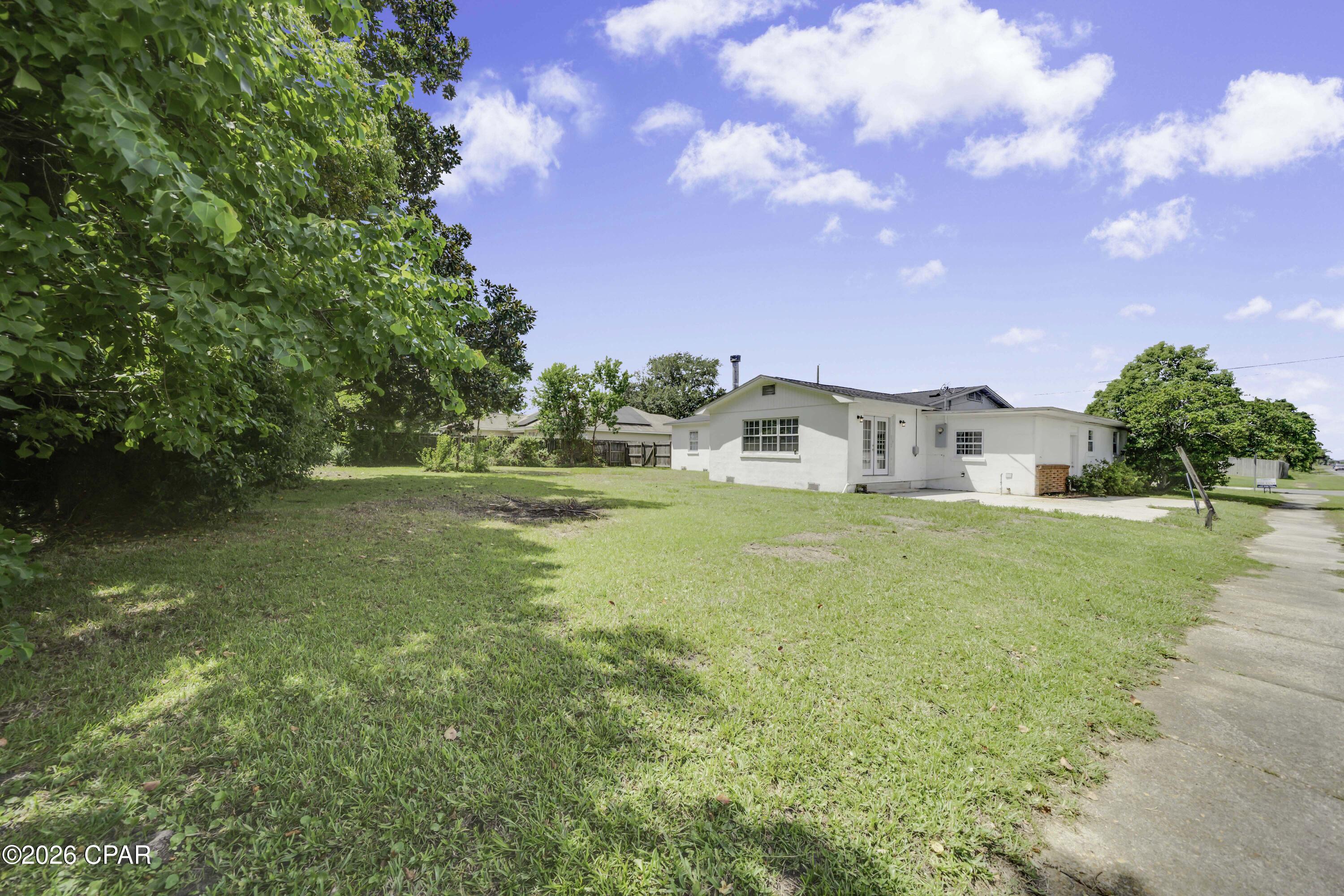 main property photo 40