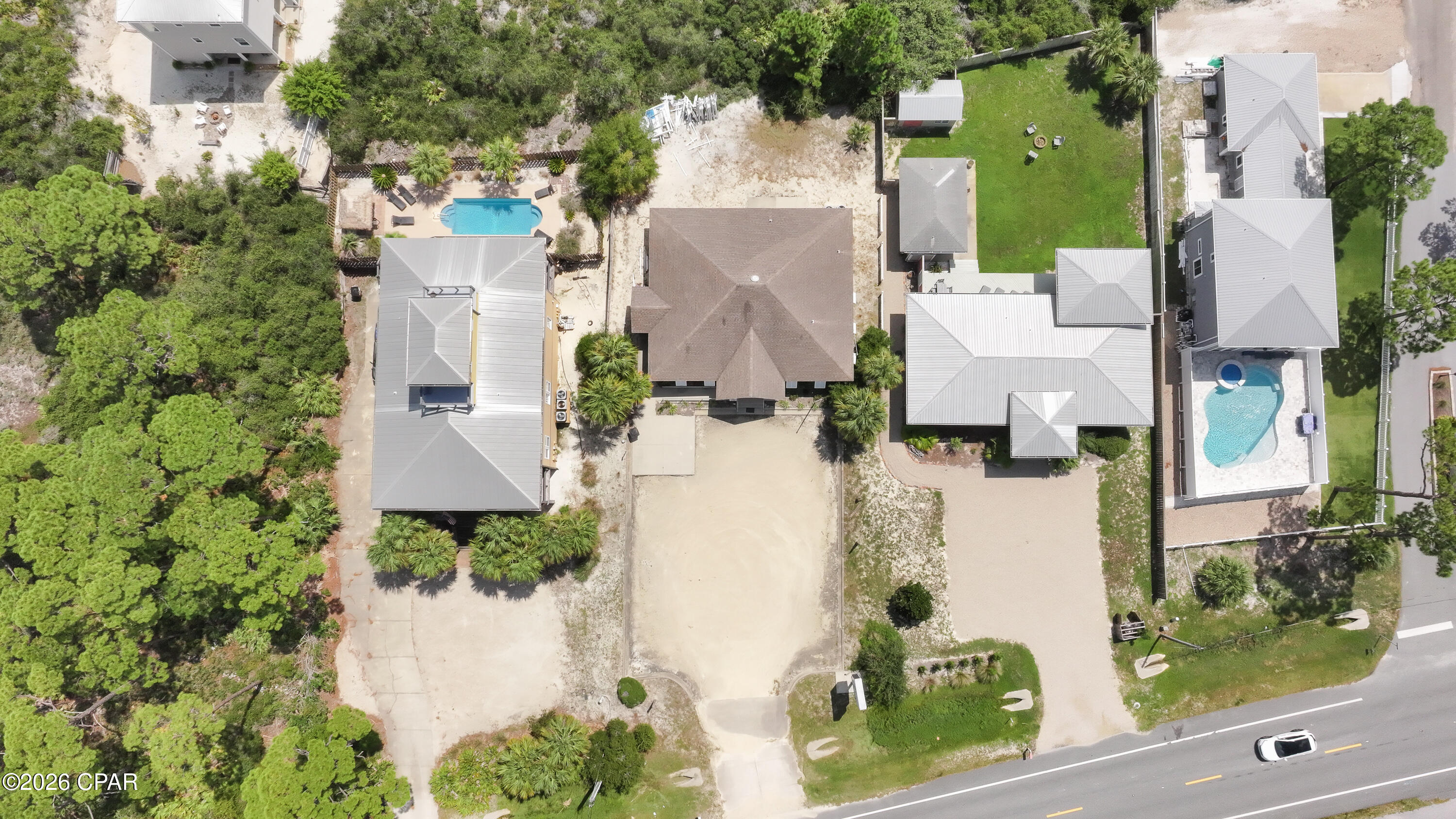main property photo 30