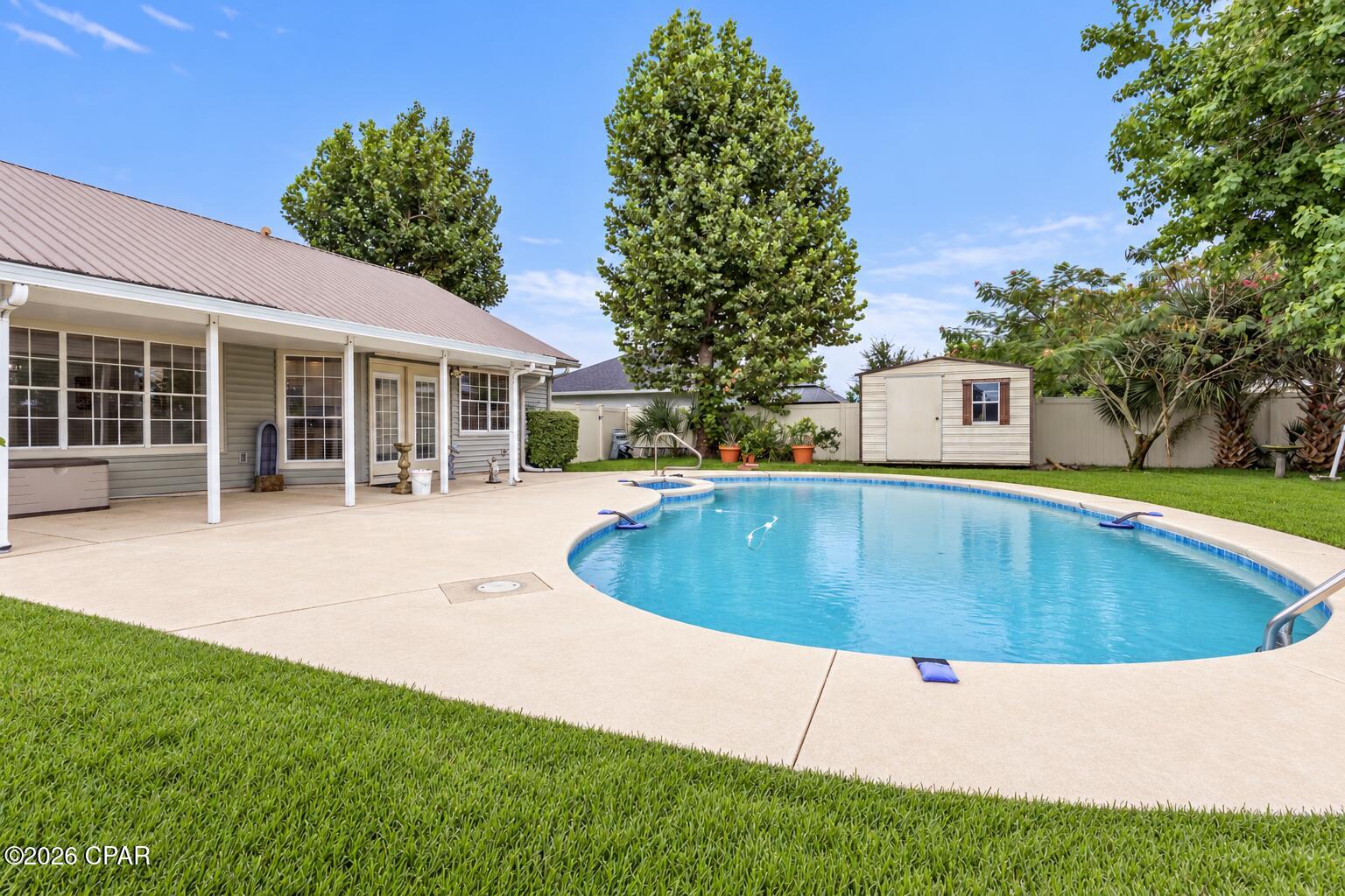 main property photo 11