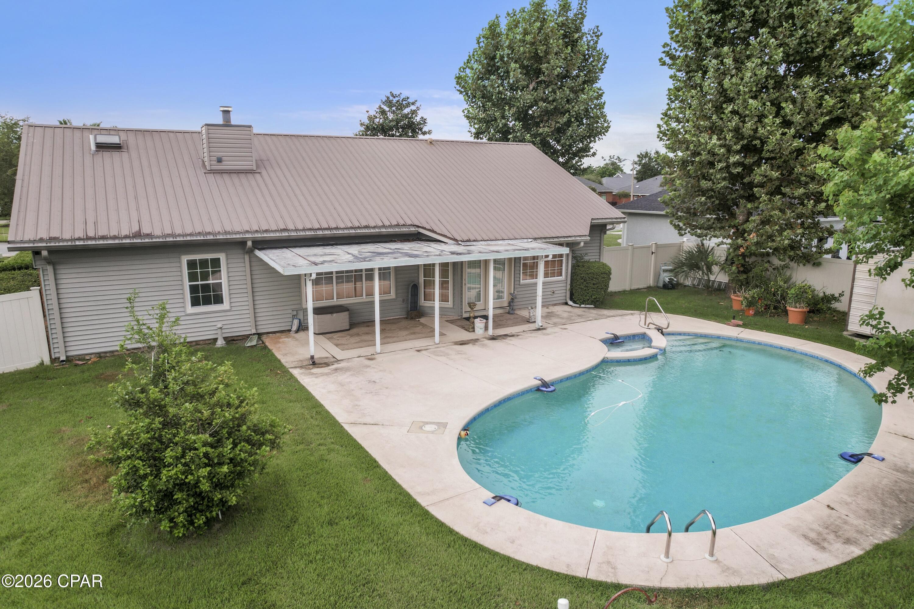 main property photo 12