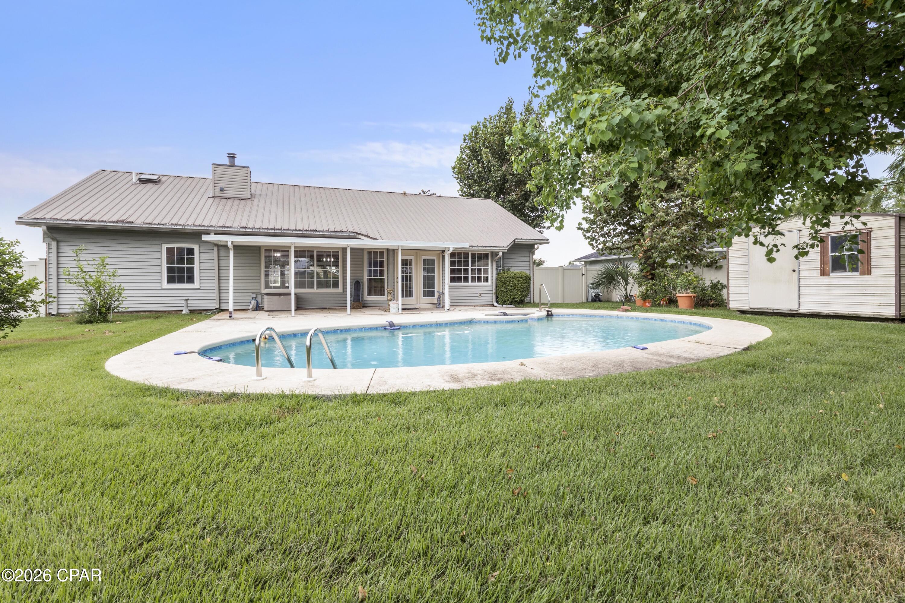 main property photo 13
