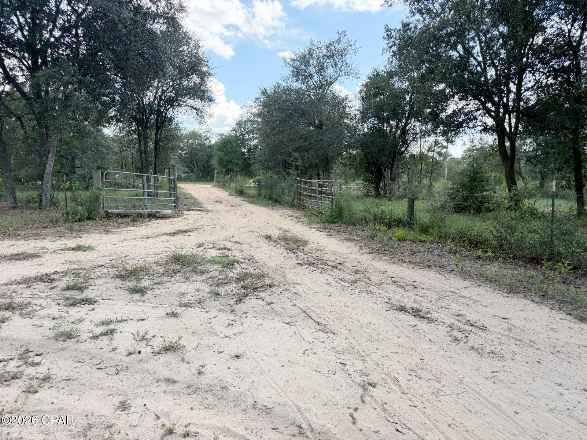main property photo 40