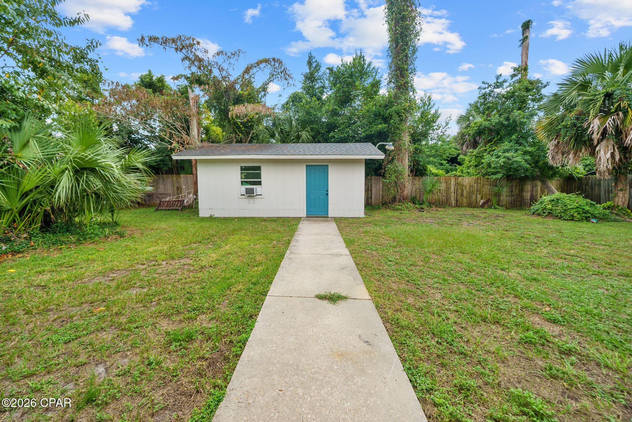 main property photo 10