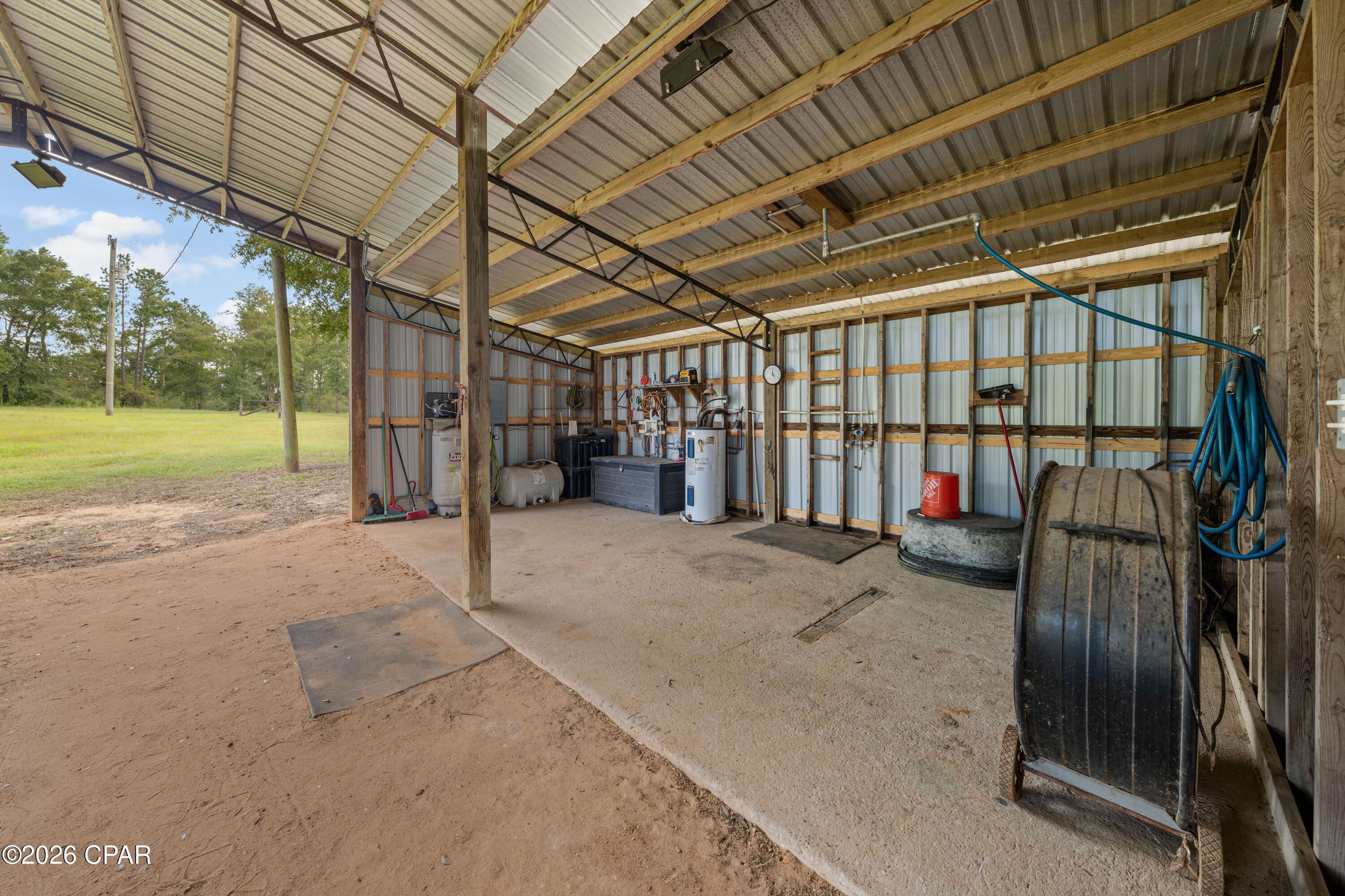 main property photo 40