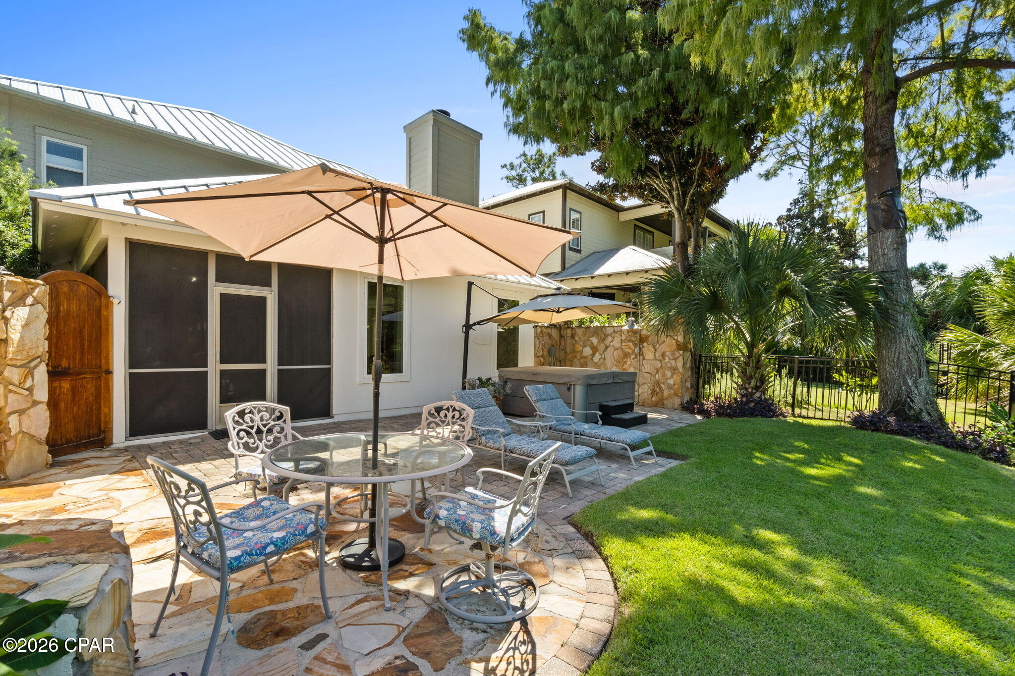 main property photo 30
