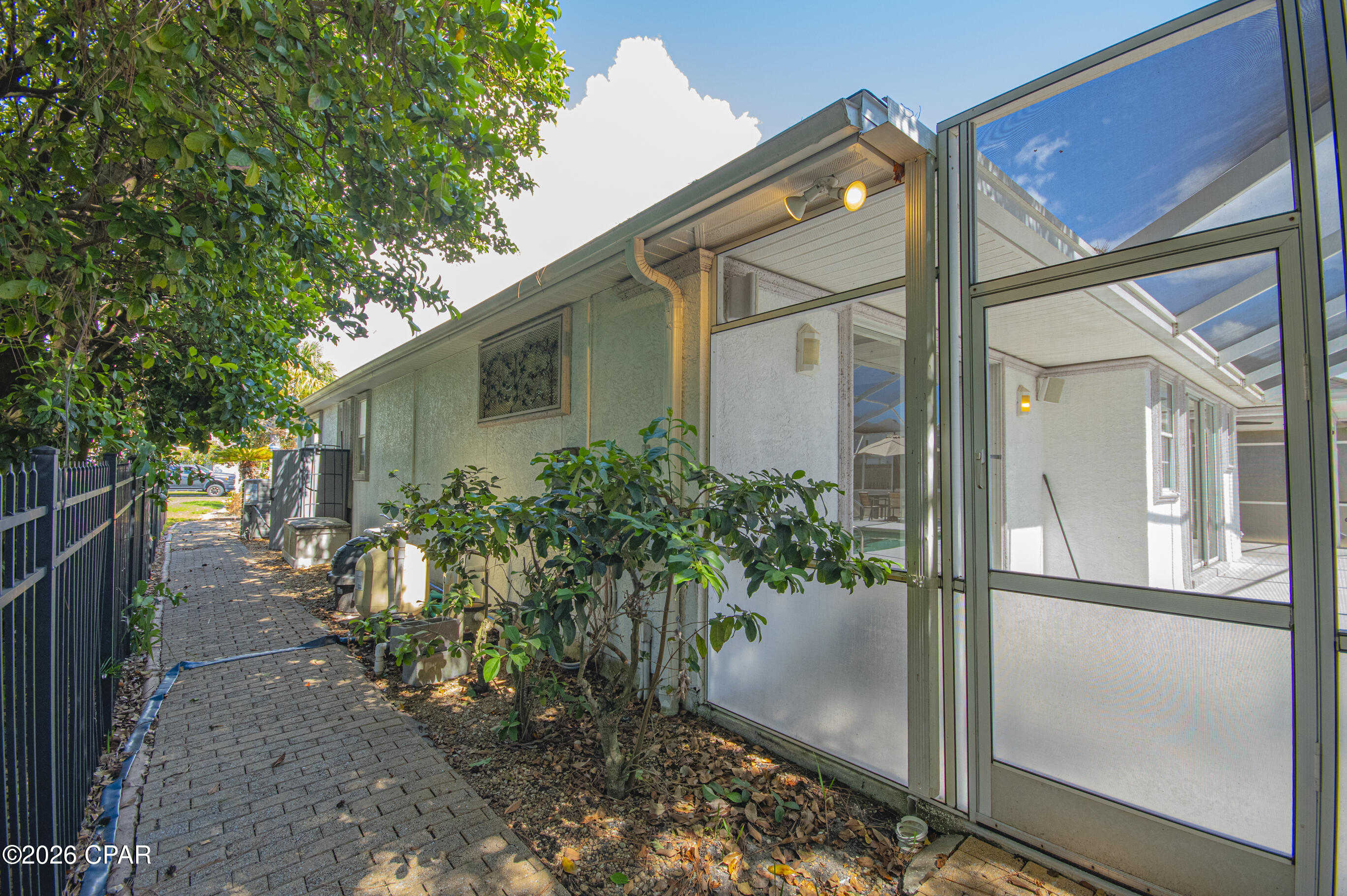 main property photo 78
