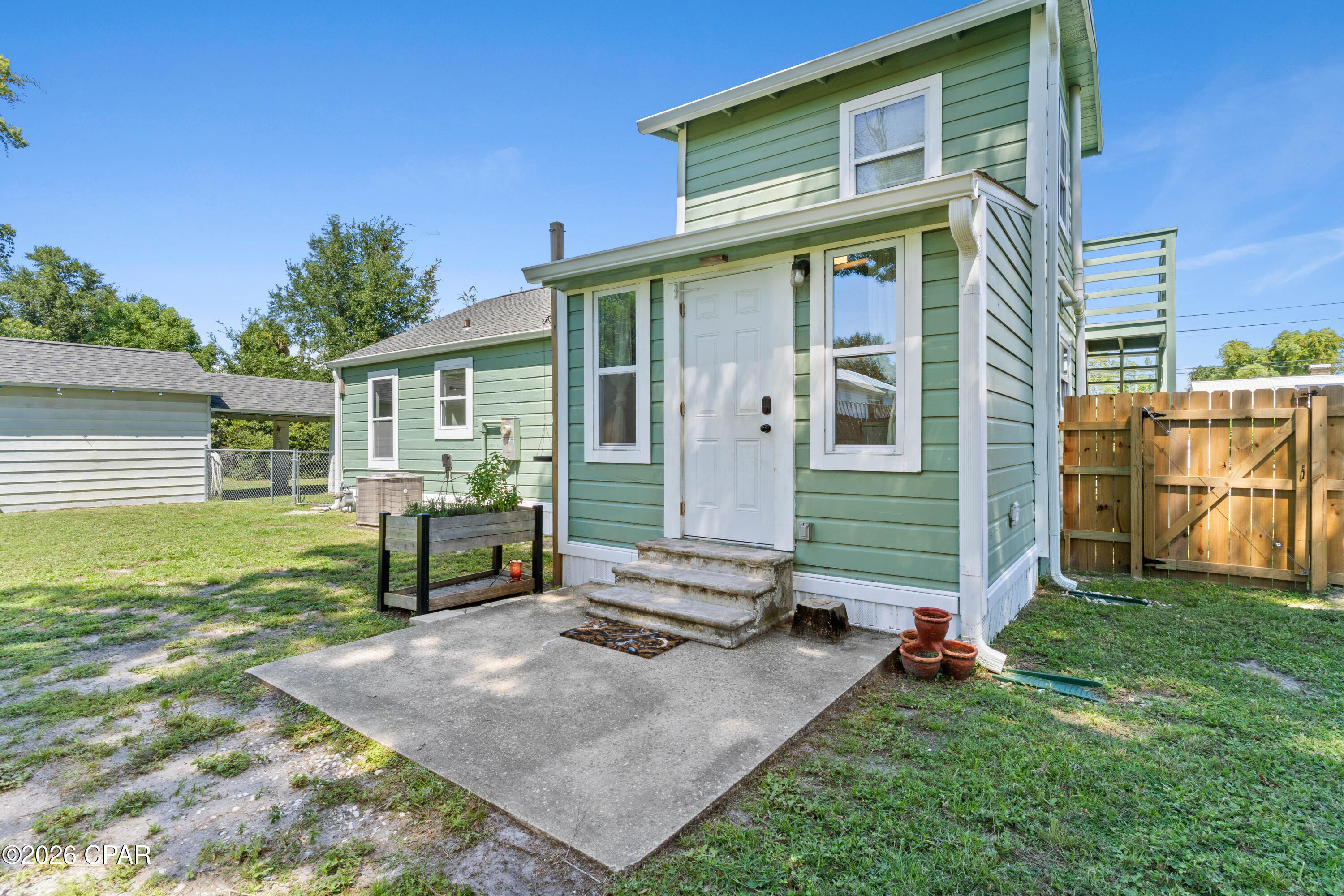 main property photo 14