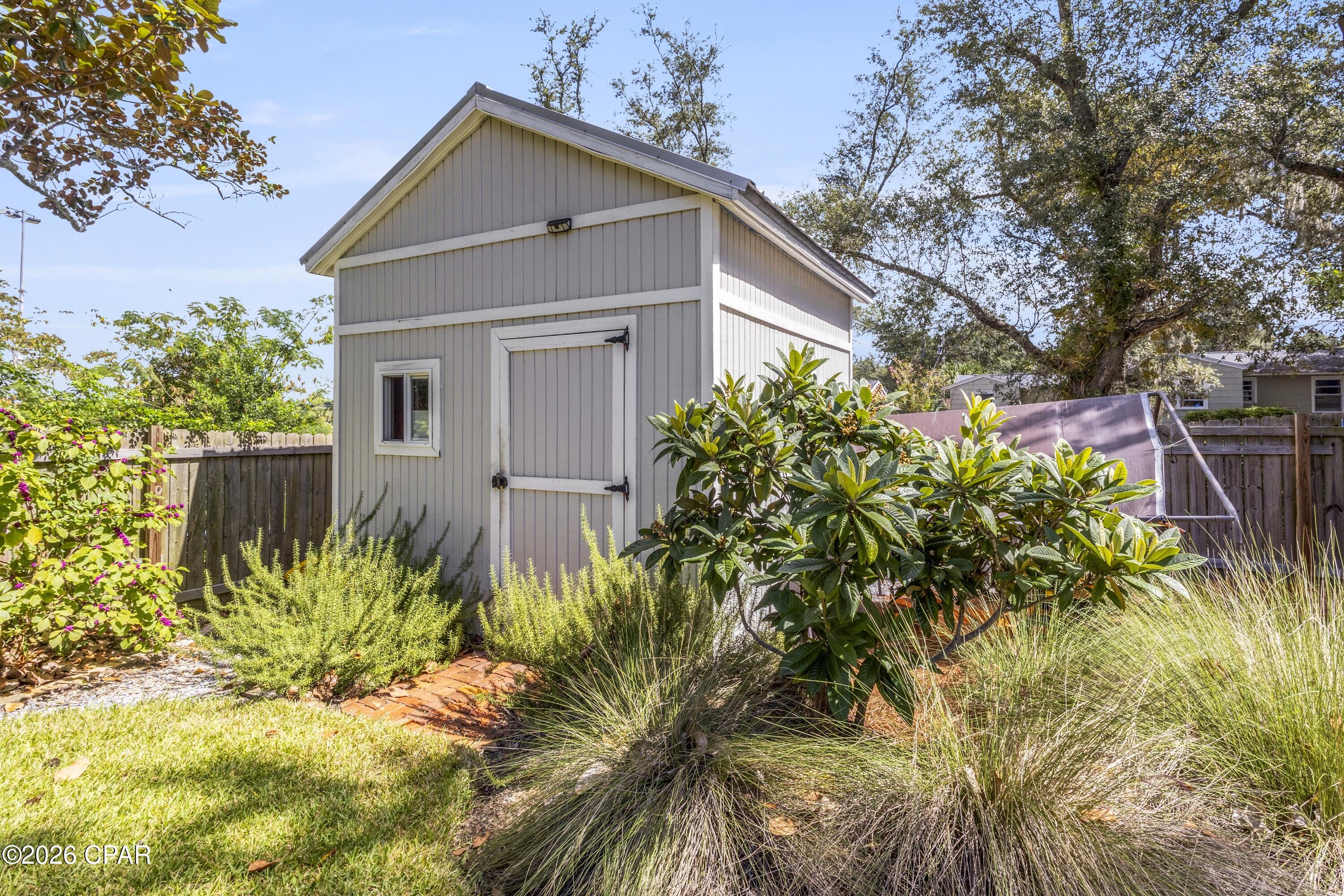 main property photo 27