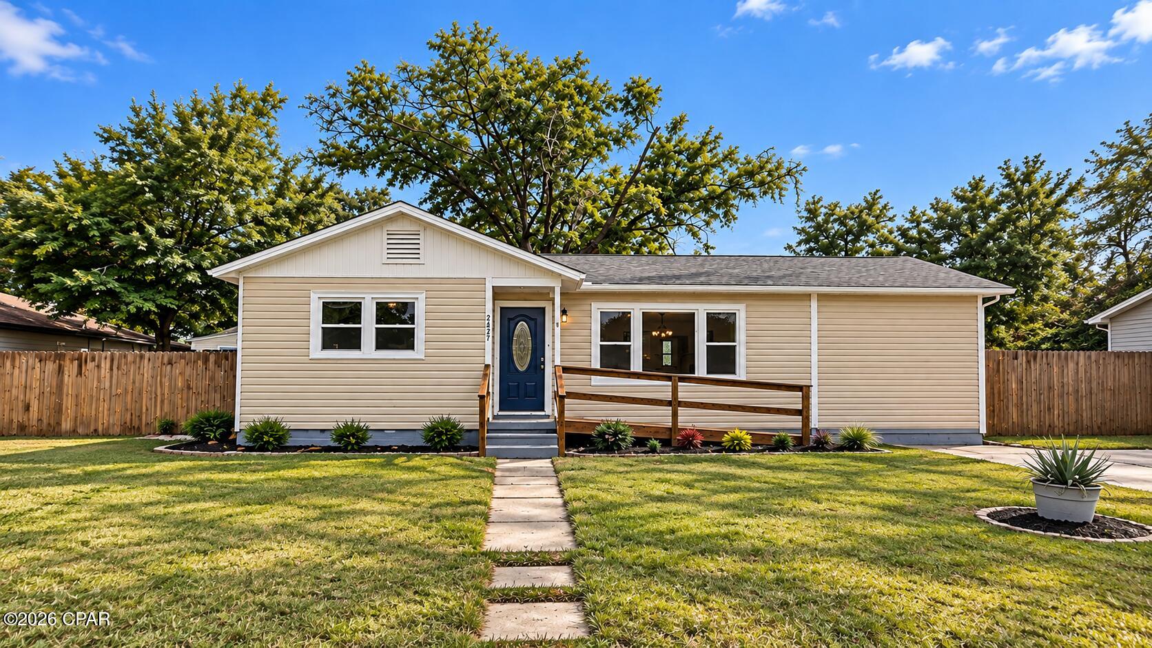 main property photo 0