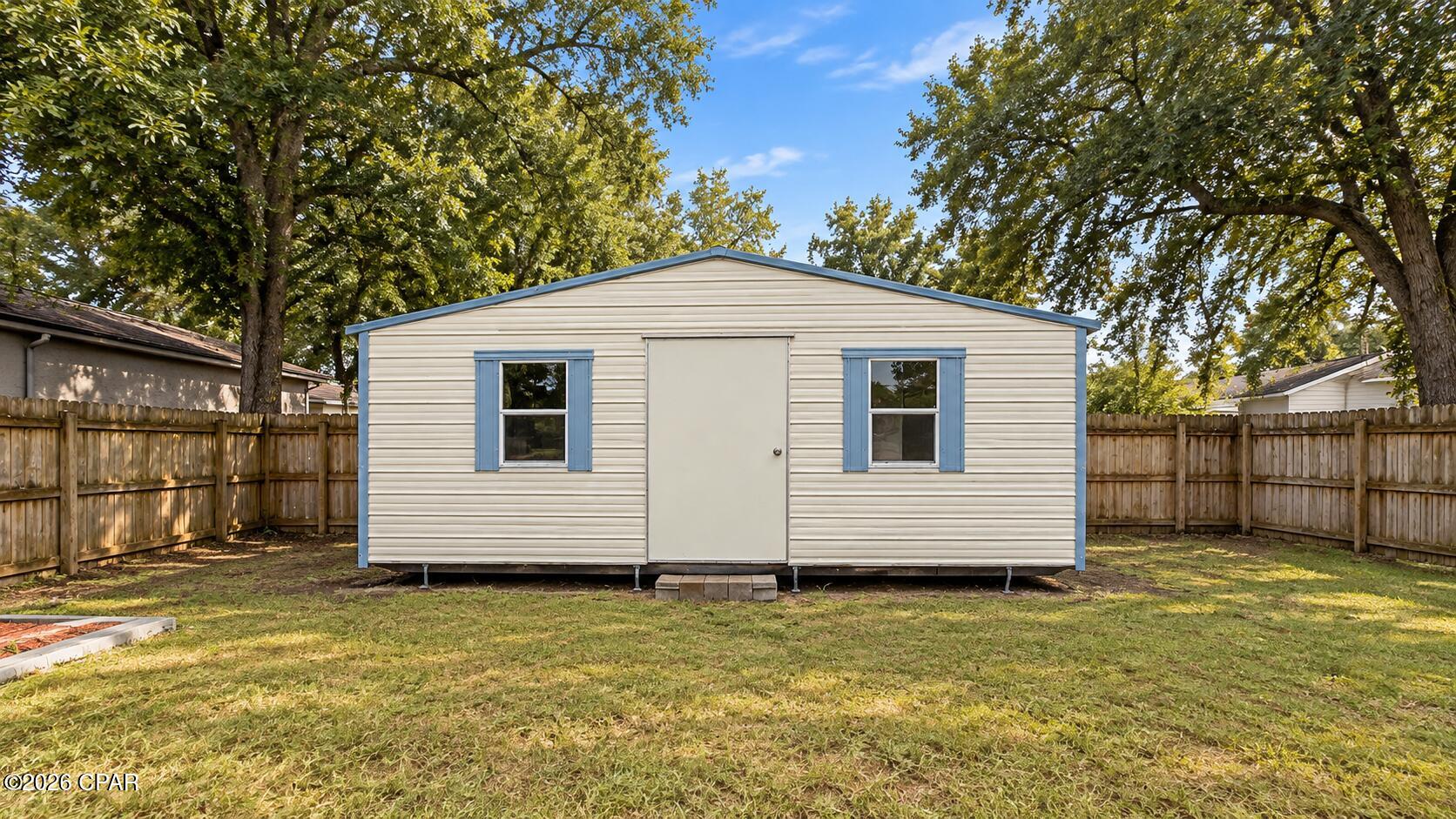 main property photo 18