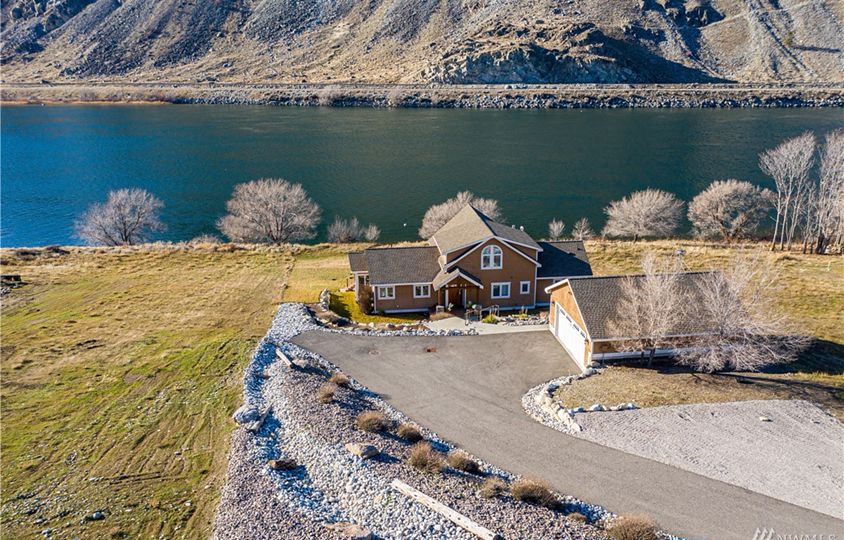 25 N Shore Dr, Orondo, WA 98843