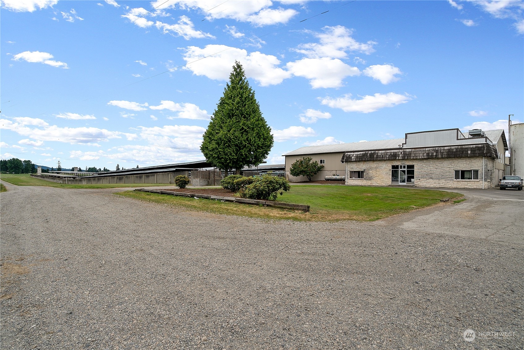 property viewer photo 10
