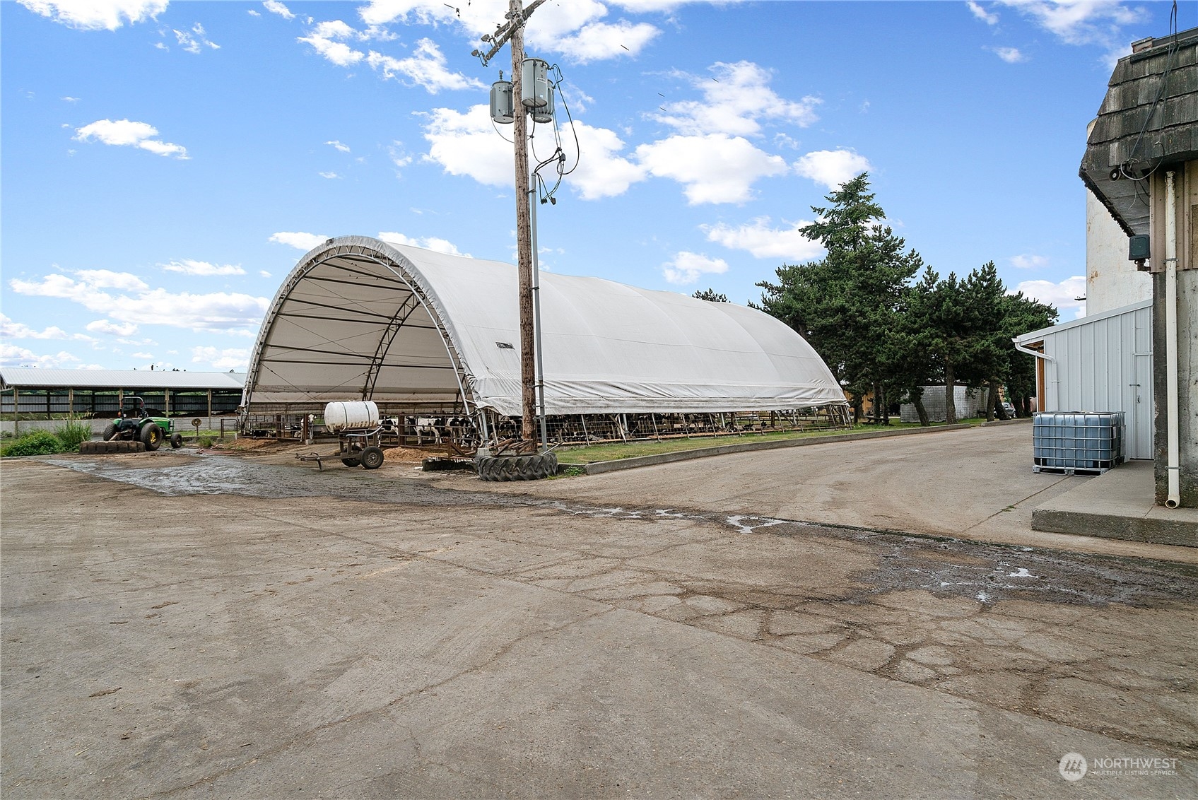 property viewer photo 17