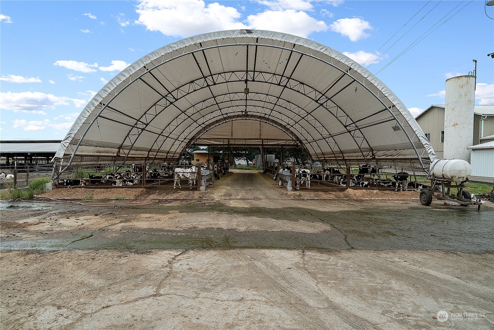 property viewer photo 18