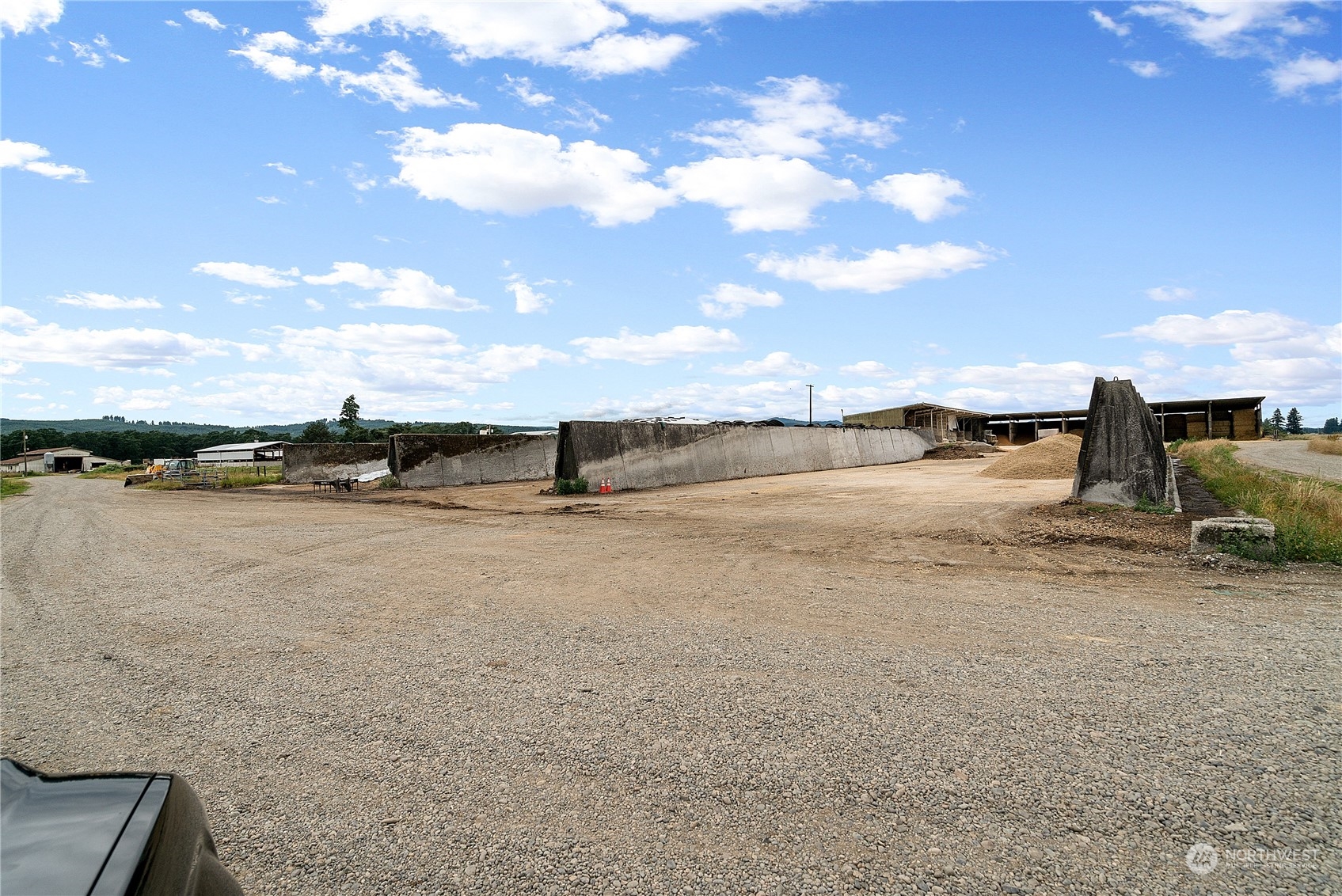 property viewer photo 24