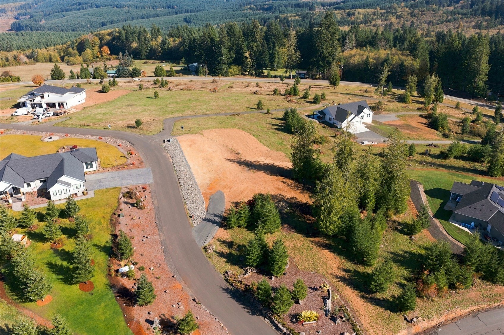 main property photo 25