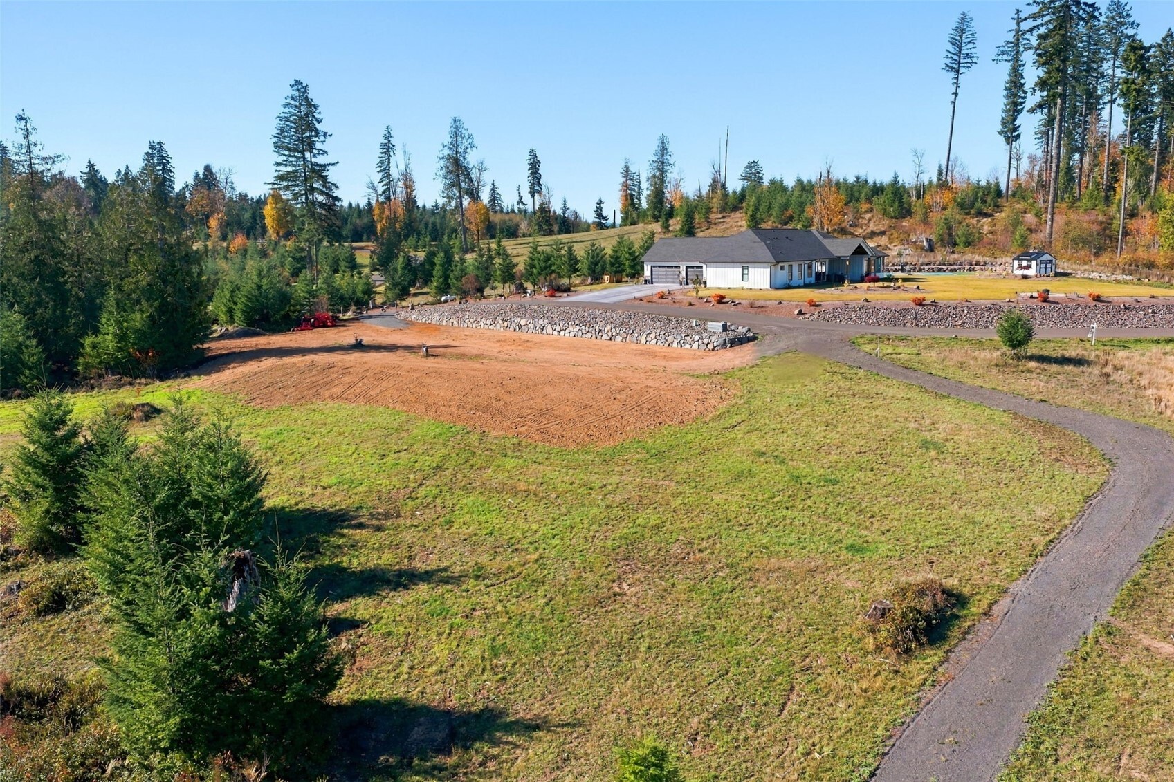 main property photo 32