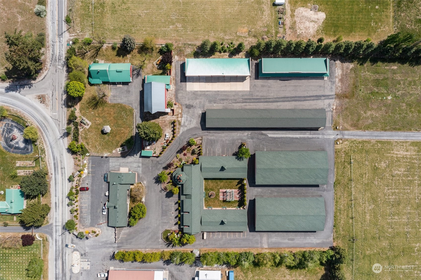 main property photo 15